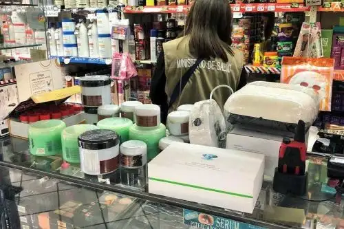Incautan ocho toneladas de productos cosméticos vencidos. Foto: ANDINA/Difusión.