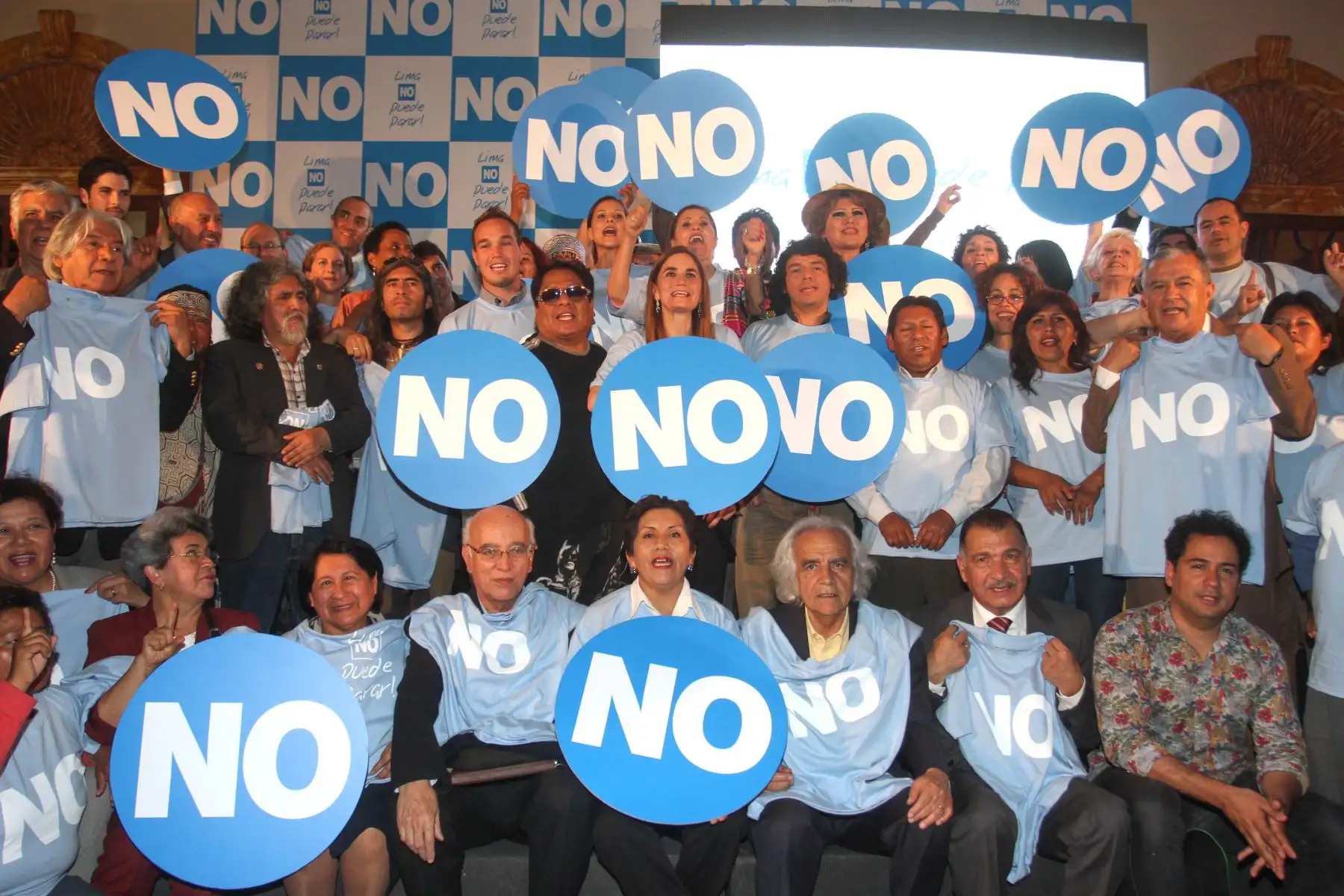 Lima - 12 diciembre 2012 / Diversas personalidades de la política, la cultura y los espectaculos se sumaron a la campaña por NO contra revocatoria a la alcaldesa de  Lima, Susana Villarán.