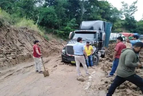 Daños en la carretera Cuñumbuque- Sisa perjudica también a los productores de café, cacao, plátano y otros; que no pueden trasladar sus productos