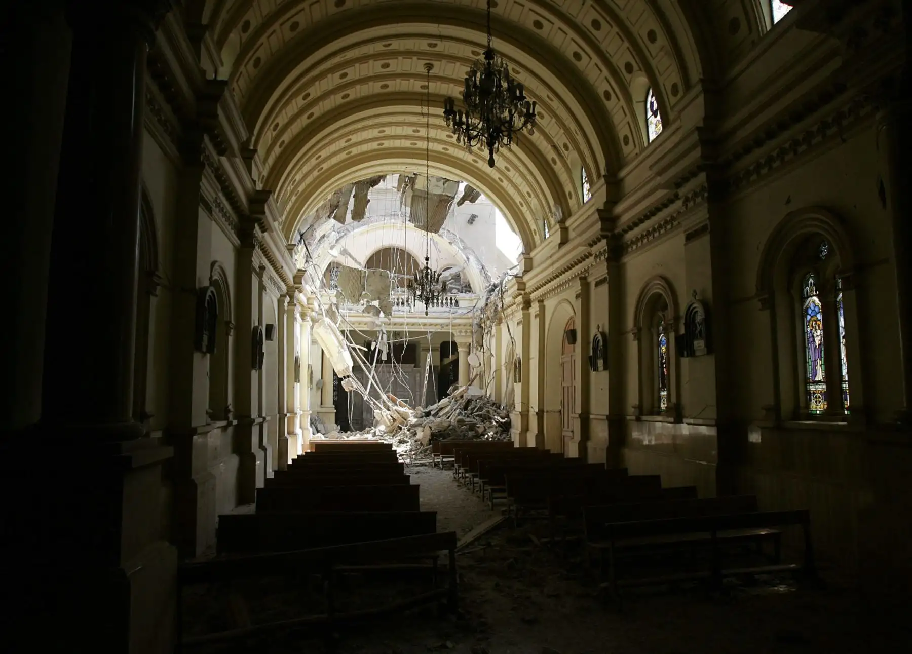 29 de agosto de 2007 del interior de la iglesia de Luren, en la ciudad de Ica, el cual data del siglo XVI, y ha sufrido graves daños por el terremoto de 7,9 grados en la escala de Richter. Foto: EFE