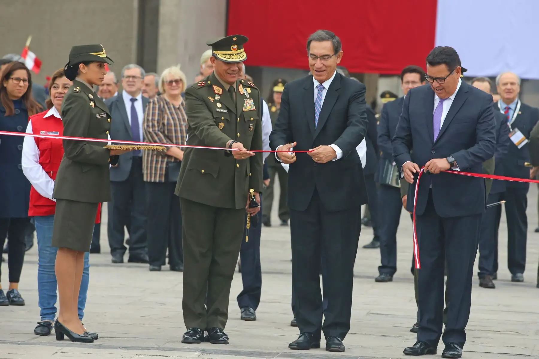 Presidente Vizcarra inauguró VII Salón de Tecnología para Prevención de Desastres