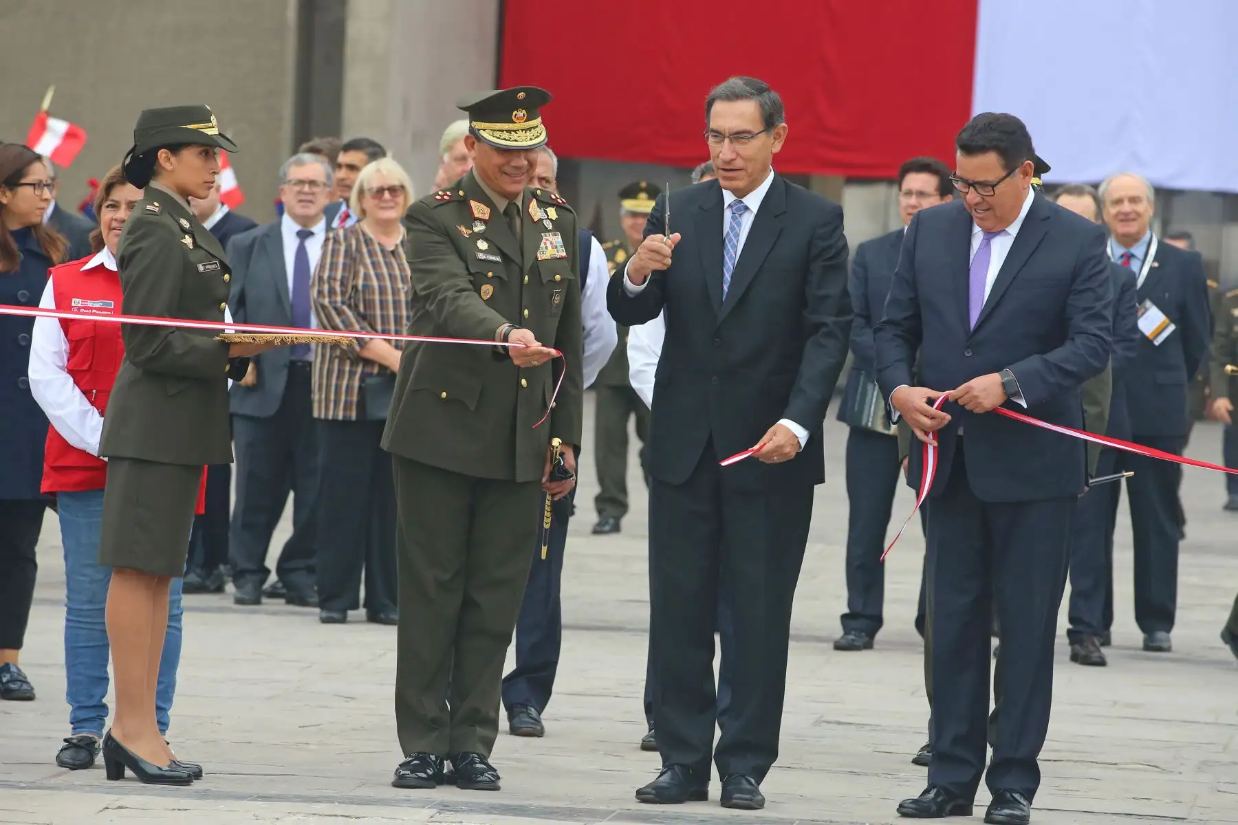 Presidente Martín Vizcarra inaugura el VII Salón Internacional de Tecnología para la Defensa y Prevención de Desastres – SITDEF 2019. Foto: ANDINA/Vidal Tarqui
