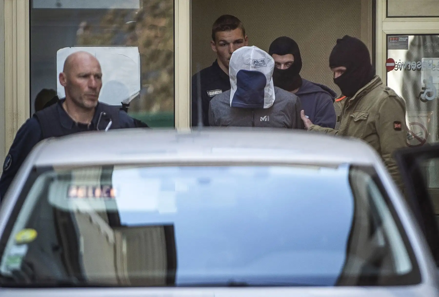 José Antonio Urrutikoetxea, alias ‘Josu Ternera’, uno de los líderes de ETA, es detenido por la policía cuando abandona el tribunal de Bonneville. Foto: AFP