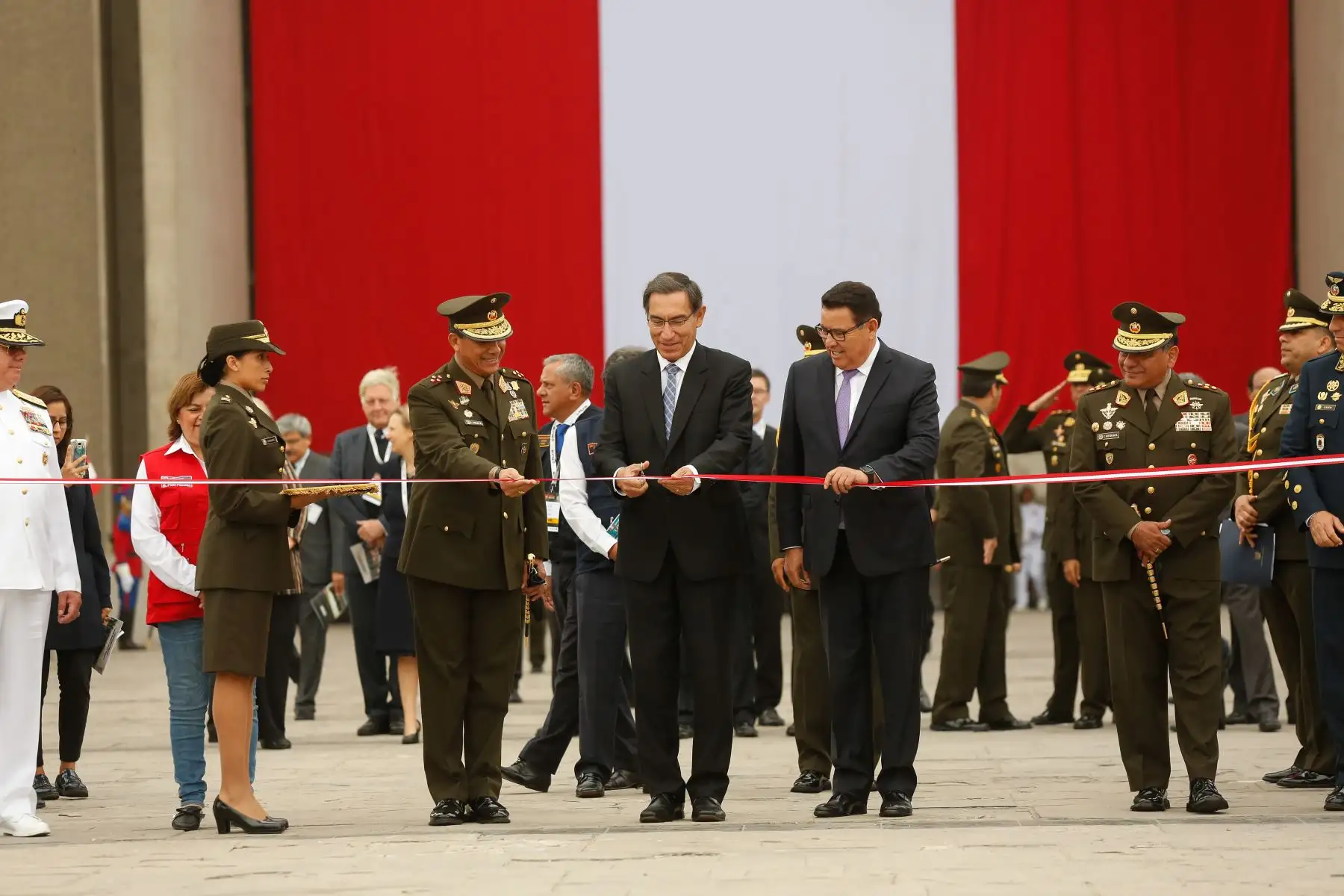 Presidente Martín Vizcarra inaugura el VII Salón Internacional de Tecnología para la Defensa y Prevención de Desastres – SITDEF 2019. Foto: ANDINA/ Prensa Presidencia