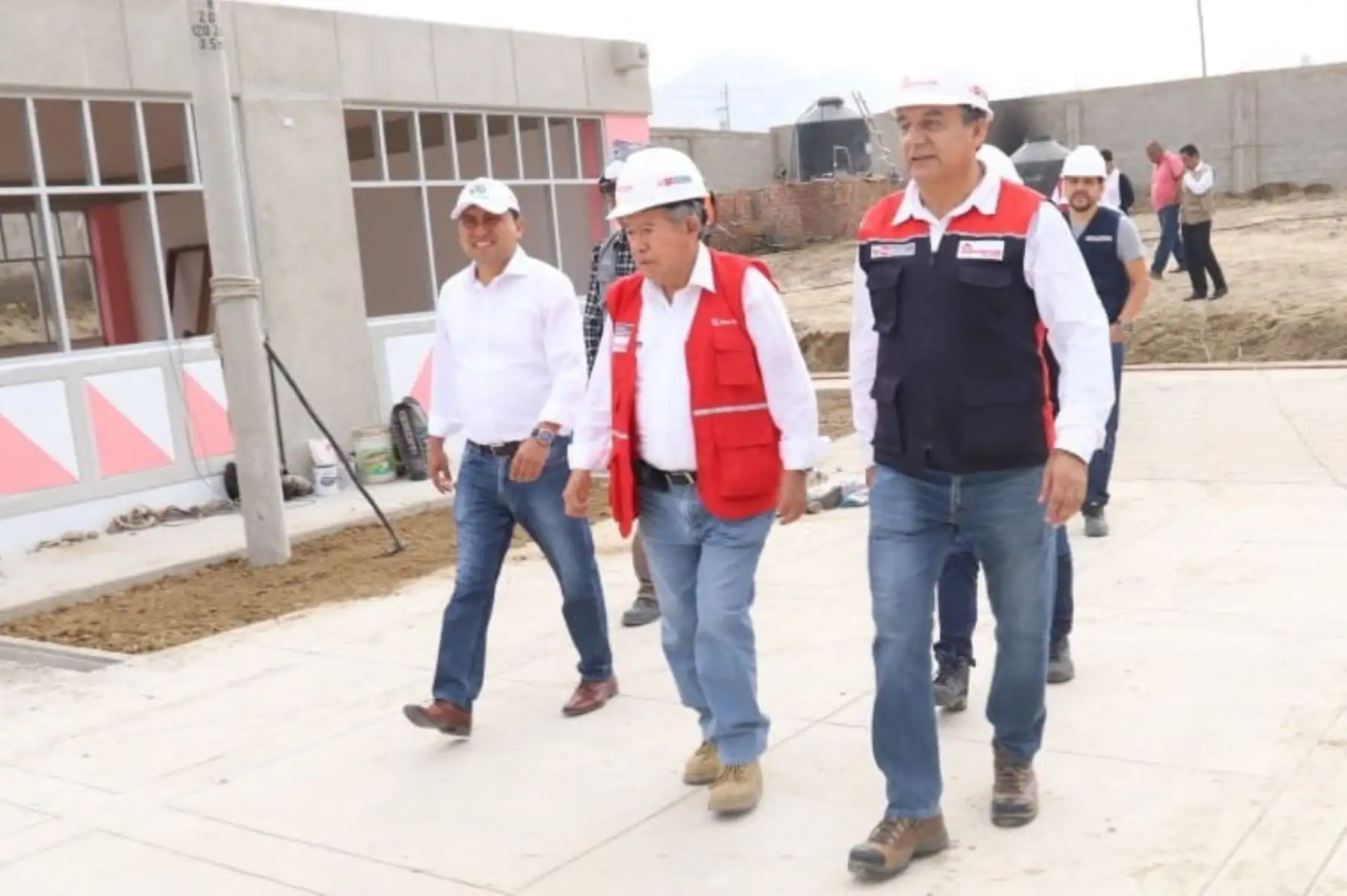 Trujillo: avanza reconstrucción de colegios en La Esperanza y Santiago de Cao