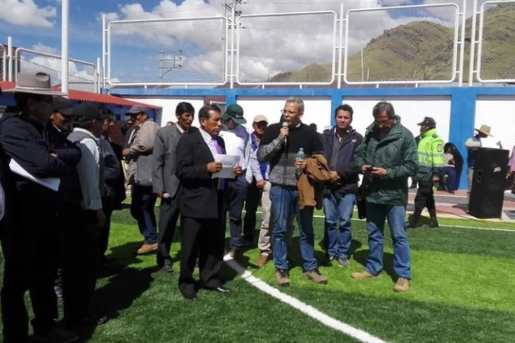 Puno: conforman equipo multisectorial para problemática socioambiental en río Llallimayo