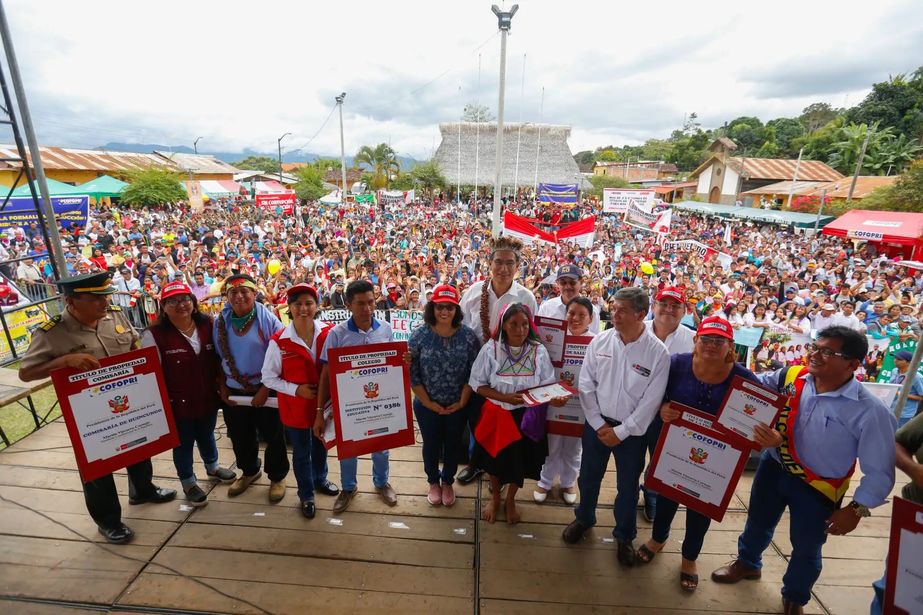 Presidente  Martín Vizcarra participa en la ceremonia de entrega de 1,077 títulos de propiedad en el distrito de Lamas, región San Martín.Foto: ANDINA/Prensa Presidencia