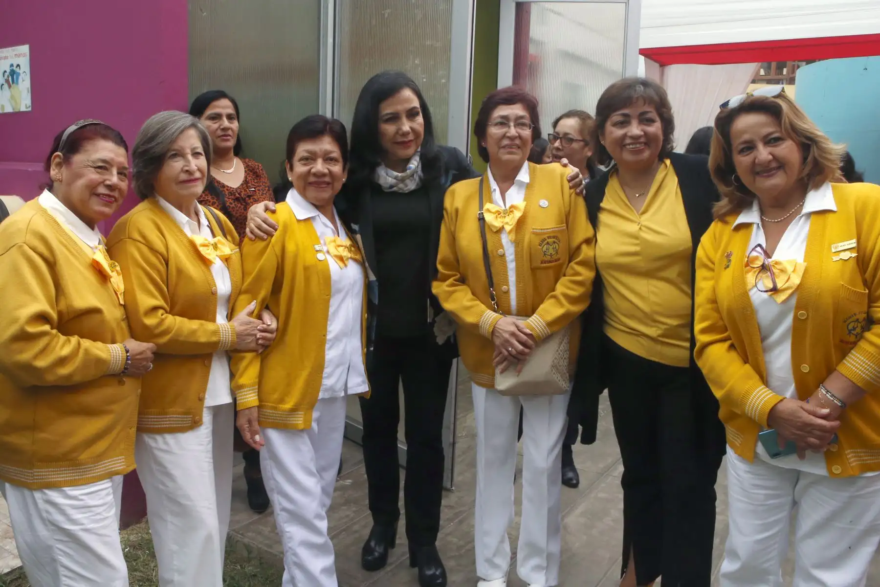 Ministra de la Mujer Gloria  Montenegro, compartió con niñas y niños del Hogar"Esperanza" en su sexto aniversario.Foto:ANDINA/Héctor Vinces.