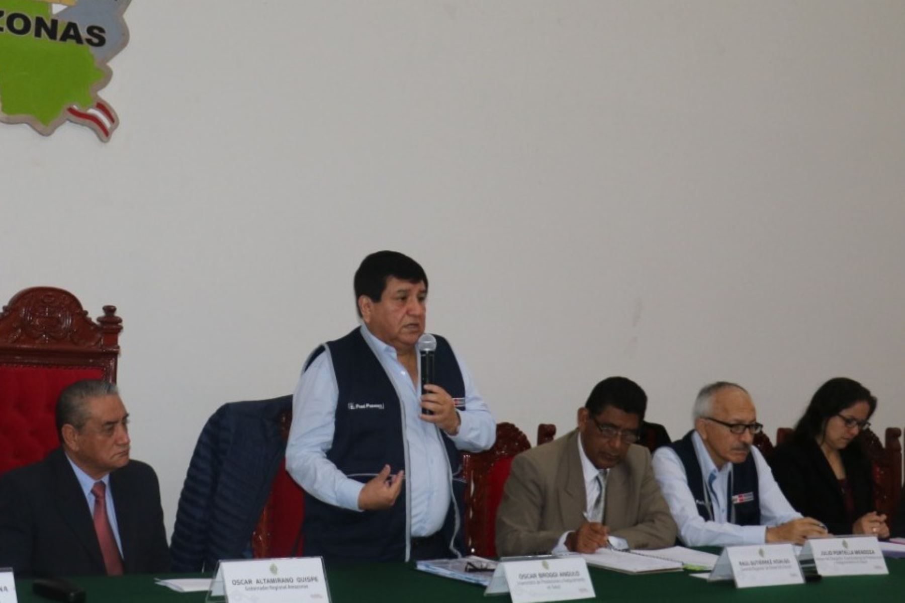 Viceministro de Prestaciones y Aseguramiento en Salud del Minsa, Alfredo Broggi, sostuvo una reunión de trabajo con las autoridades regionales de Amazonas.