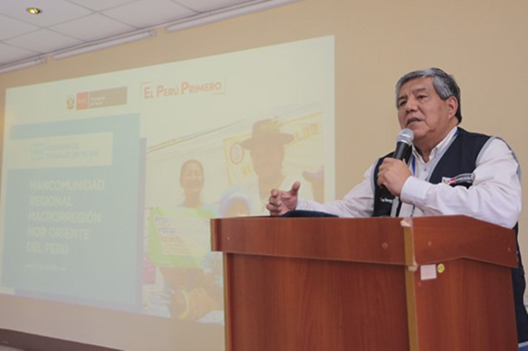 Viceministro de Salud Pública del Ministerio de Salud, Neptalí Santillán, participa en reunión de la Mancomunidad Macro Región Nor Oriente en Piura.