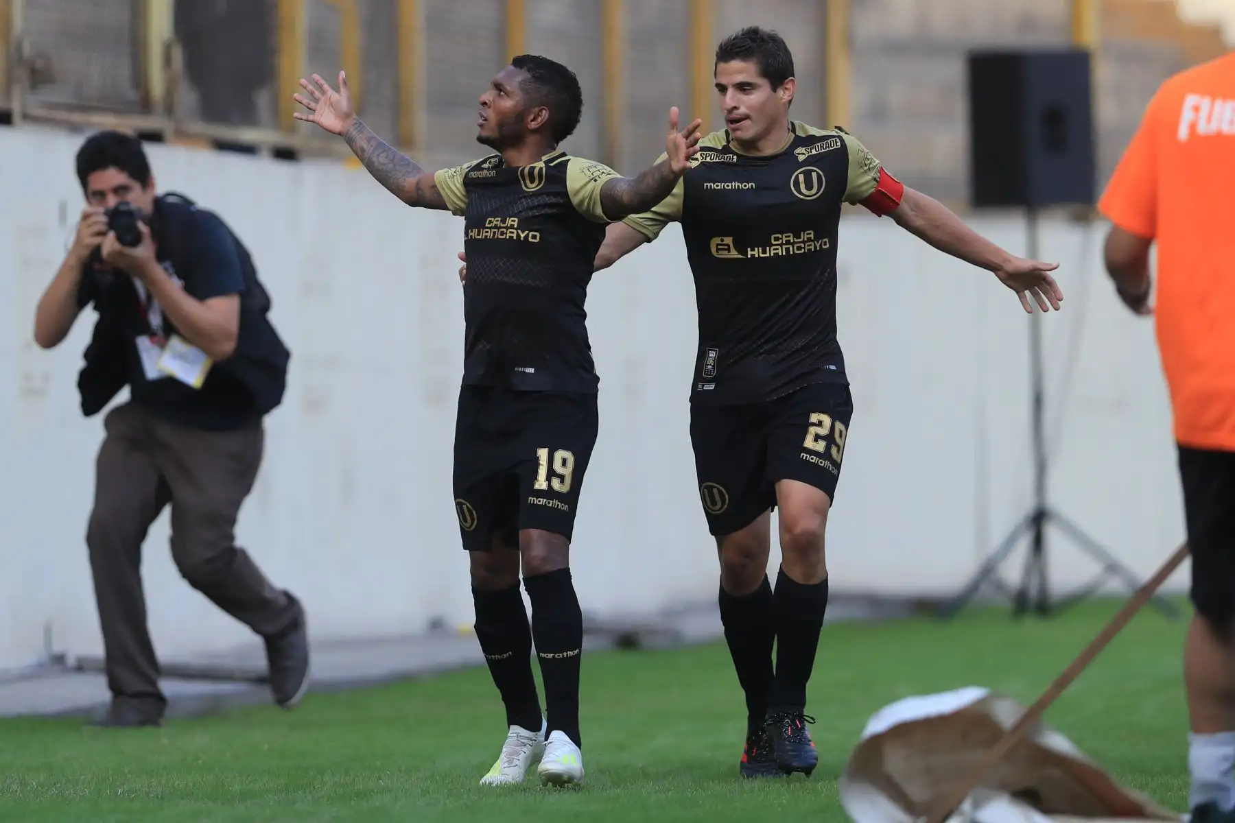 Universitario perdió 4-2 con Municipal en el estadio Monumental

Foto: ANDINA/Juan Carlos Guzmán Negrini.