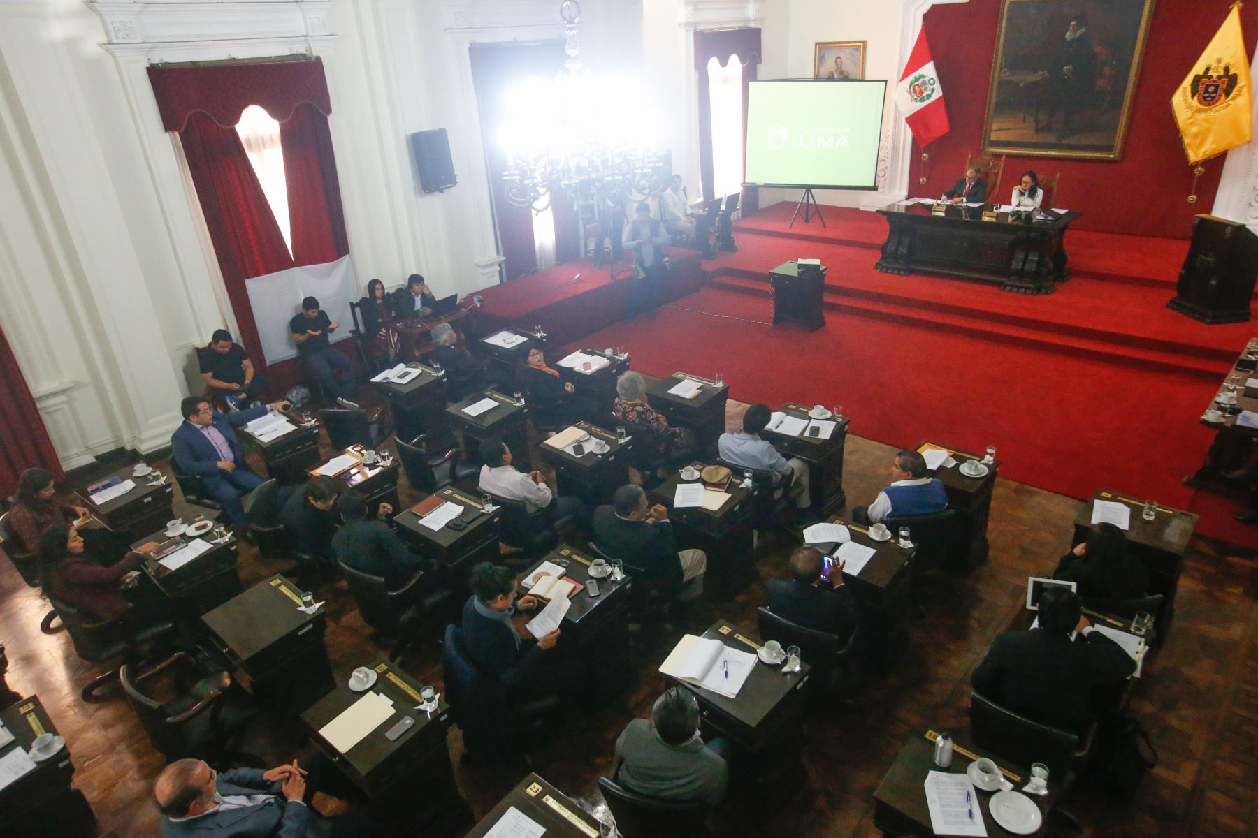 Muñoz ofreció una declaración de prensa al finalizar sesión de concejo. Foto: ANDINA/Héctor Vinces