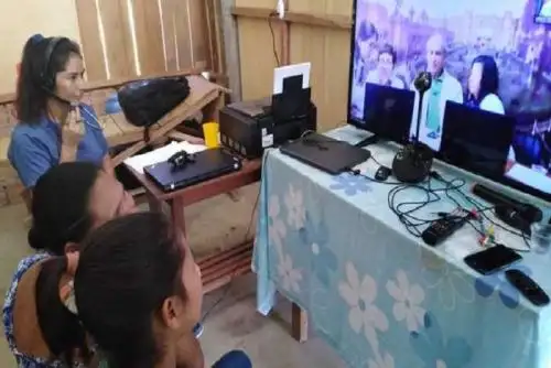 En esta ocasión, la comunidad de Saramurillo recibió la atención de los especialistas de los hospitales Dos de Mayo y Arzobispo Loayza de Lima, quienes fueron contactados utilizando las Tecnologías de Información y Comunicación (TIC) en salud.