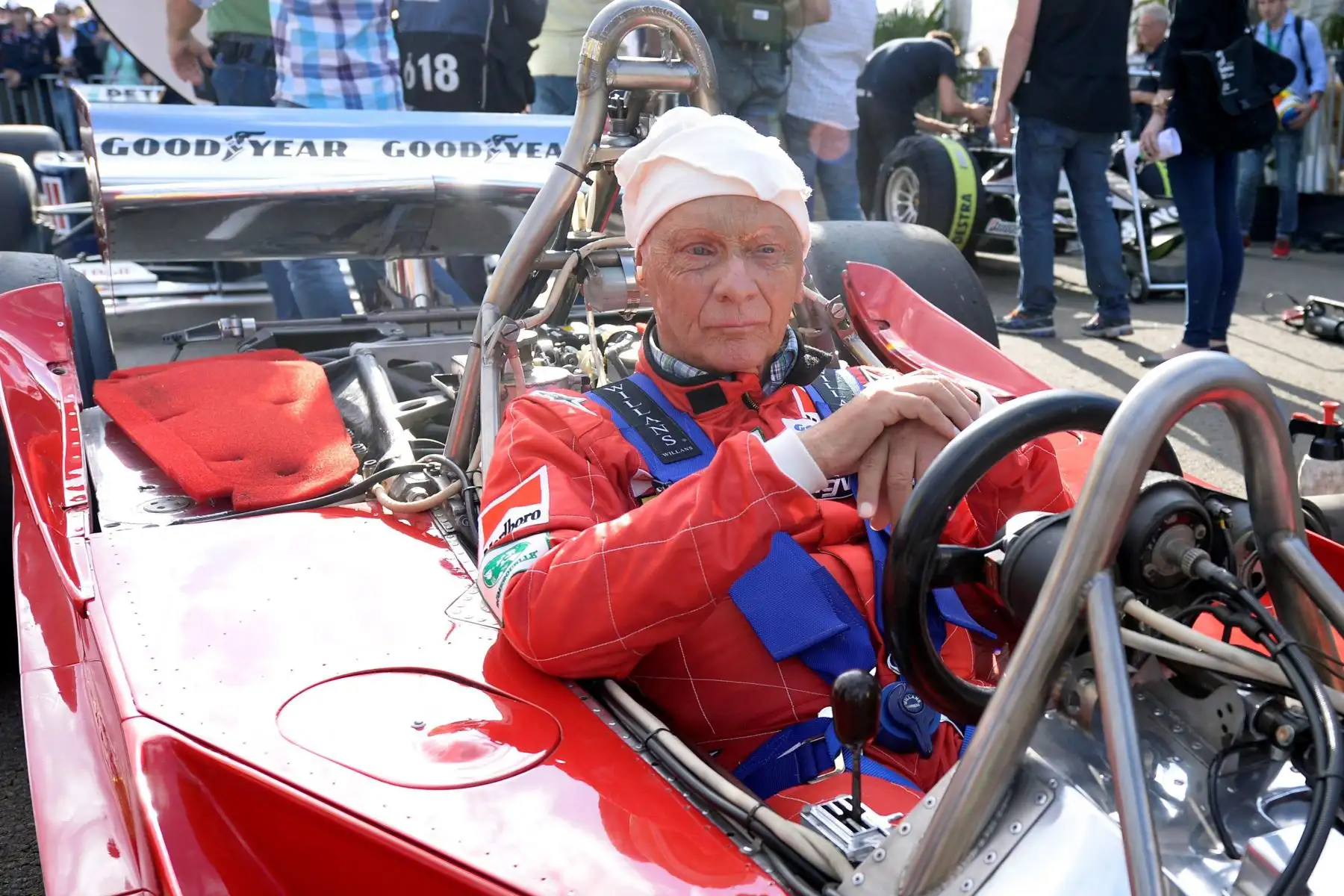 Fotografía de archivo realizada el 21 de junio de 2014 que muestra al expiloto de Fórmula Uno Niki Lauda en la carrera de las leyendas de Red Bull en Spielberg (Austria).Foto: EFE