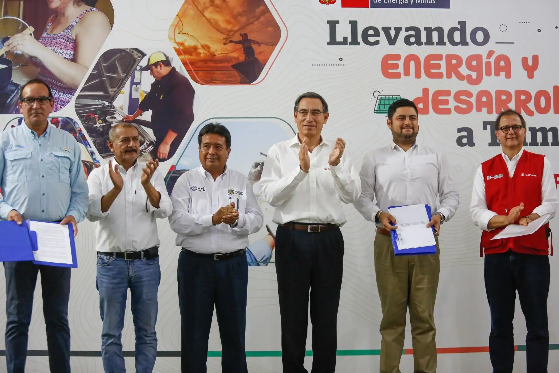Jefe de Estado preside la ceremonia de suscripción del contrato de concesión de gas natural en la región Tumbes. Foto: ANDINA/ Prensa Presidencia