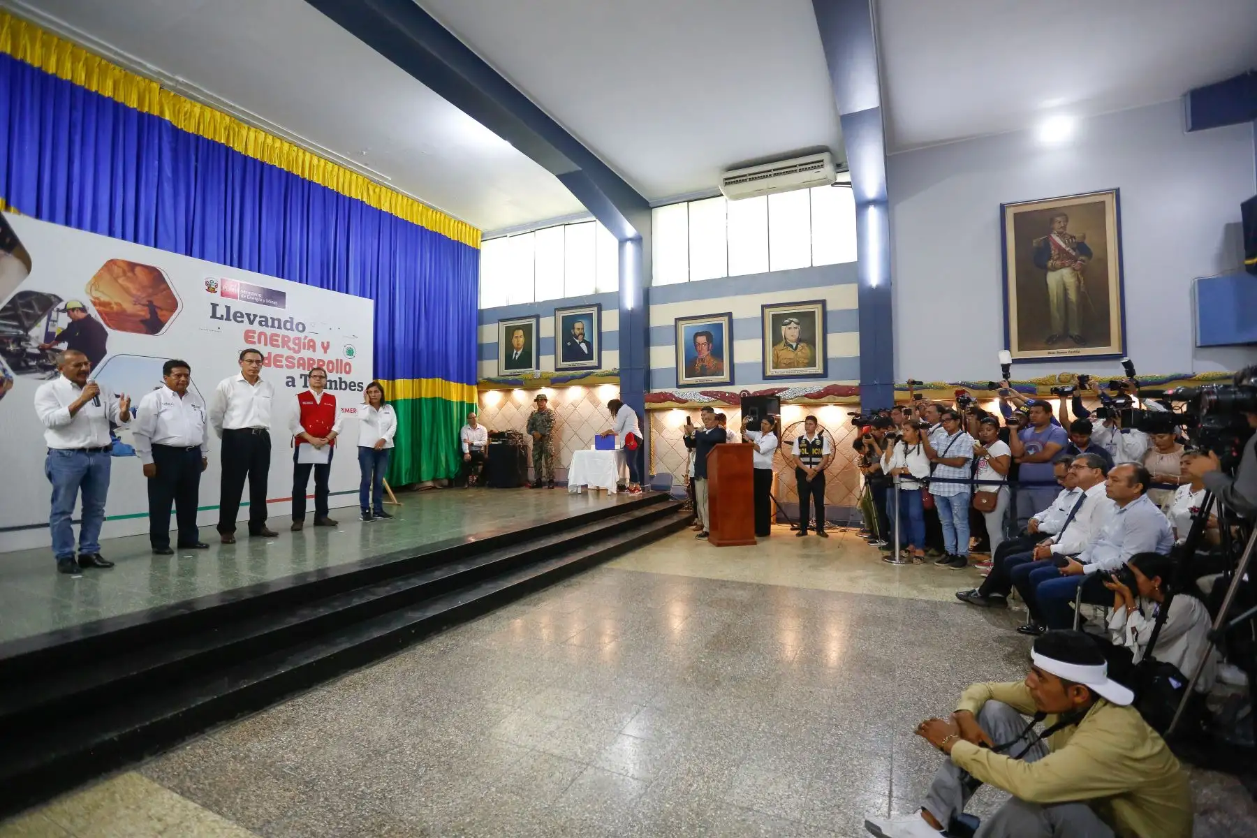 Jefe de Estado preside la ceremonia de suscripción del contrato de concesión de gas natural en la región Tumbes. Foto: ANDINA/ Prensa Presidencia