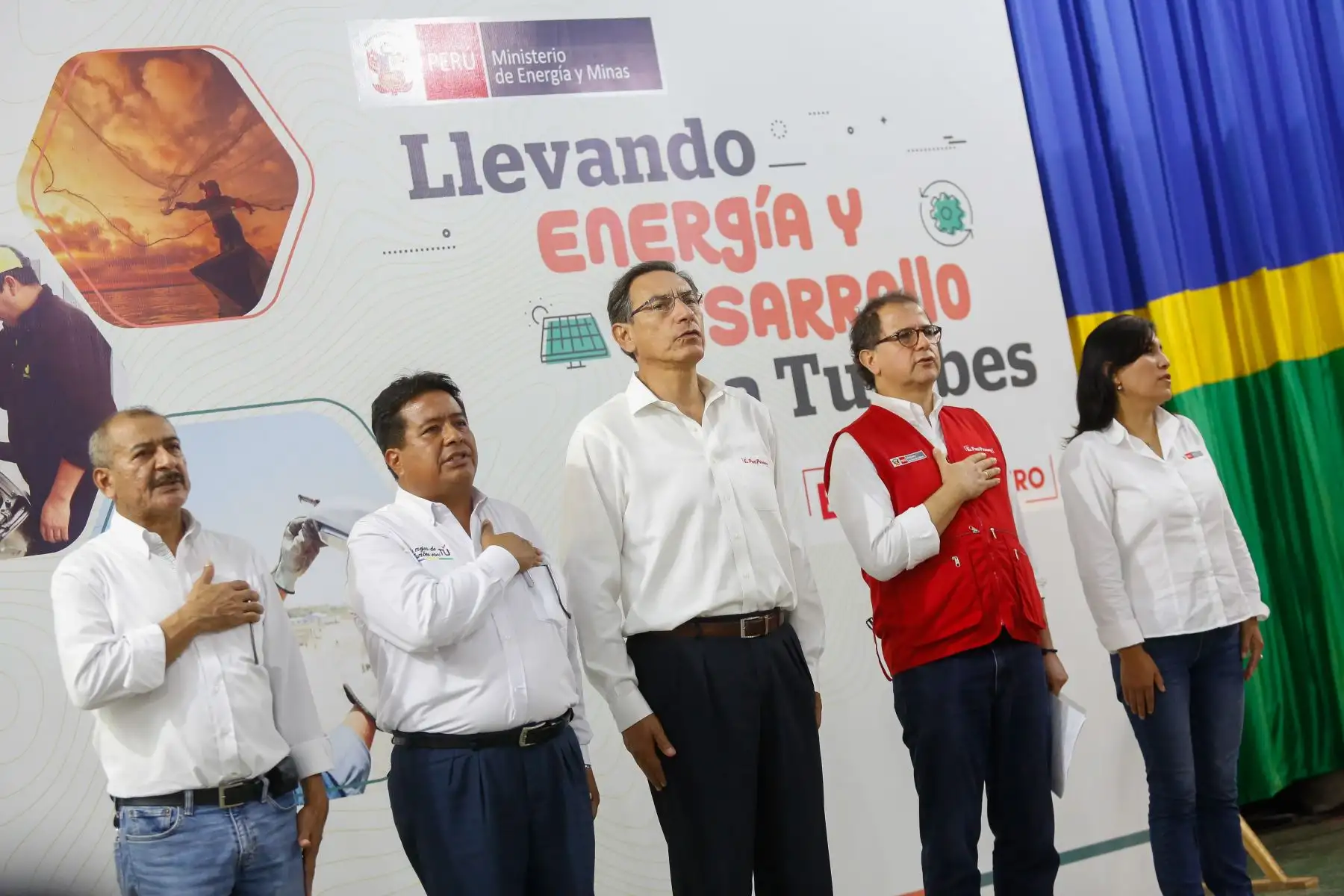 Jefe de Estado preside la ceremonia de suscripción del contrato de concesión de gas natural en la región Tumbes. Foto: ANDINA/ Prensa Presidencia