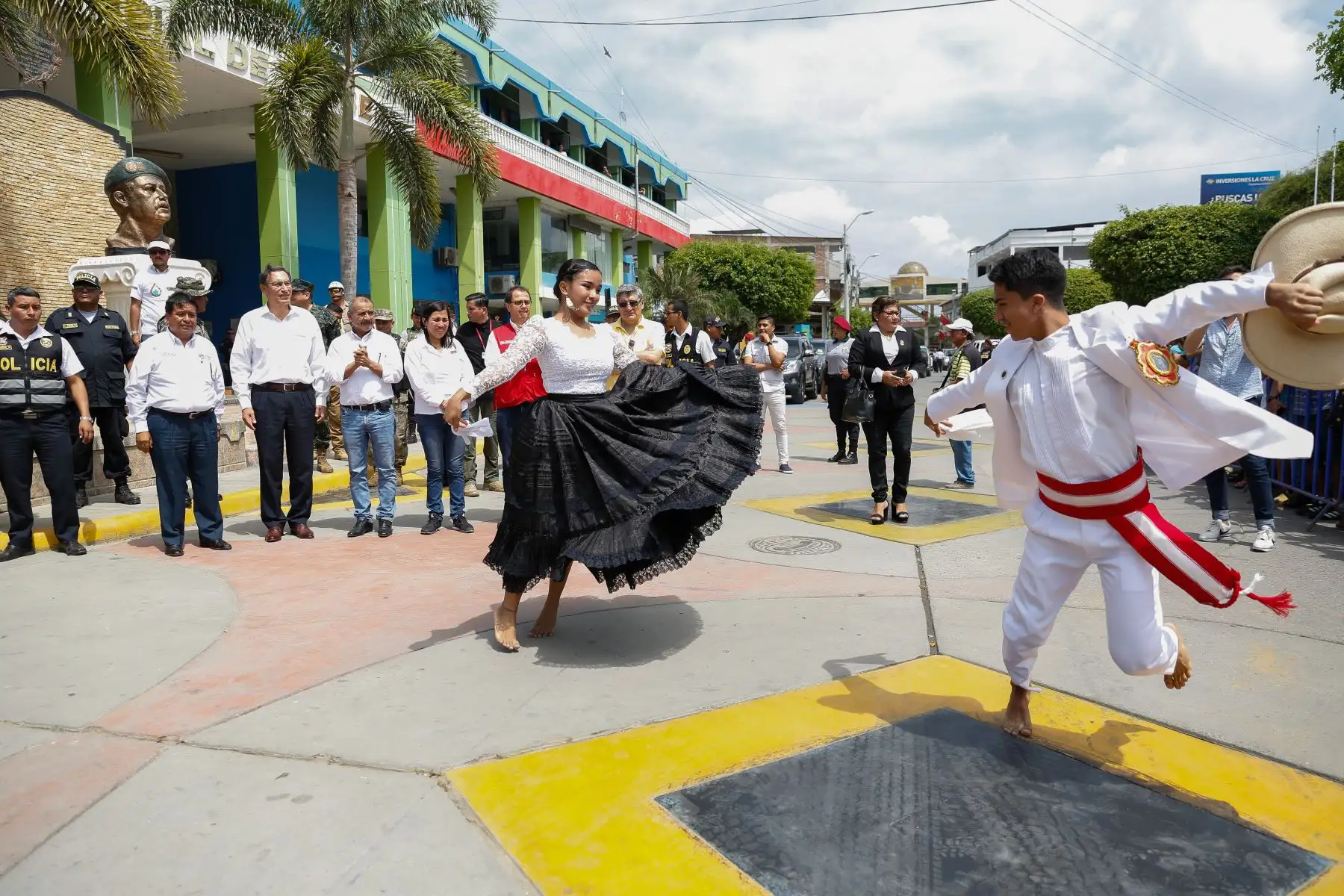 Jefe de Estado preside la ceremonia de suscripción del contrato de concesión de gas natural en la región Tumbes. Foto: ANDINA/ Prensa Presidencia