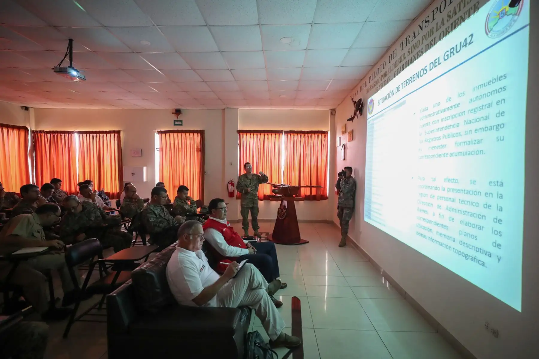 Ministro de Defensa José Huerta
inspeccionó bases militares en Iquitos 
Foto: ANDINA/MINDEF