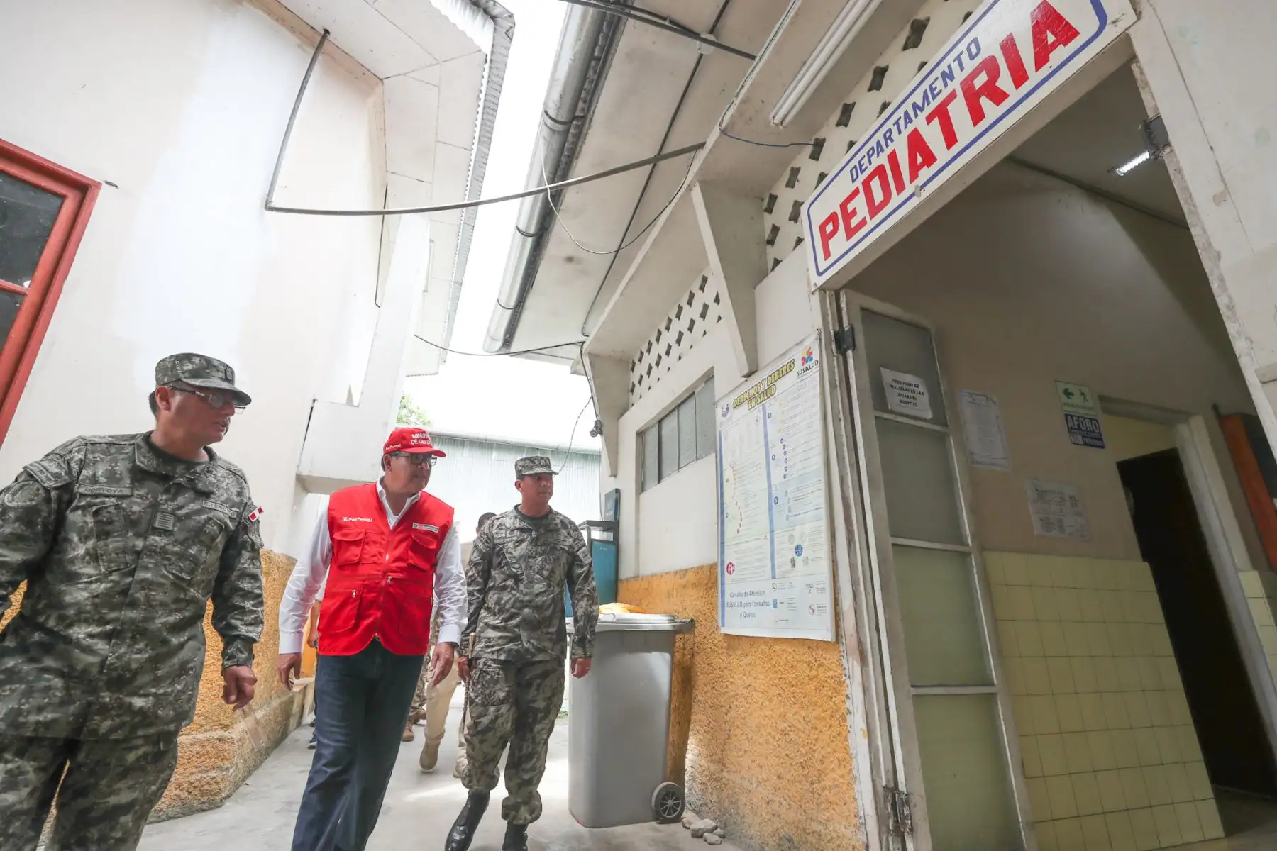 Ministro de Defensa José Huerta
inspeccionó bases militares en Iquitos 
Foto: ANDINA/MINDEF