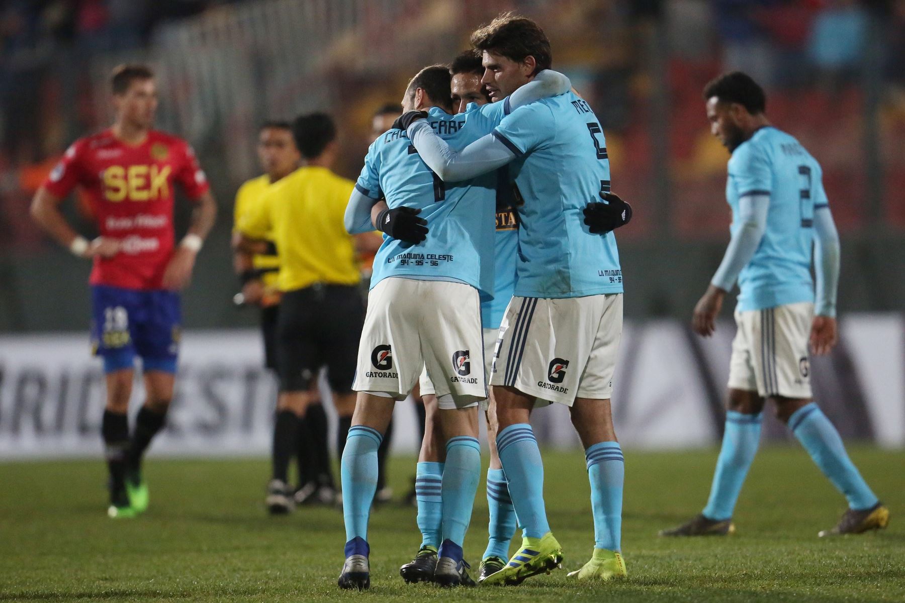 Jugadores de Sporting Cristal festejan tras vencer a Unión Española durante un partido de fútbol de la Copa Sudamericana 2019.
Foto:EFE