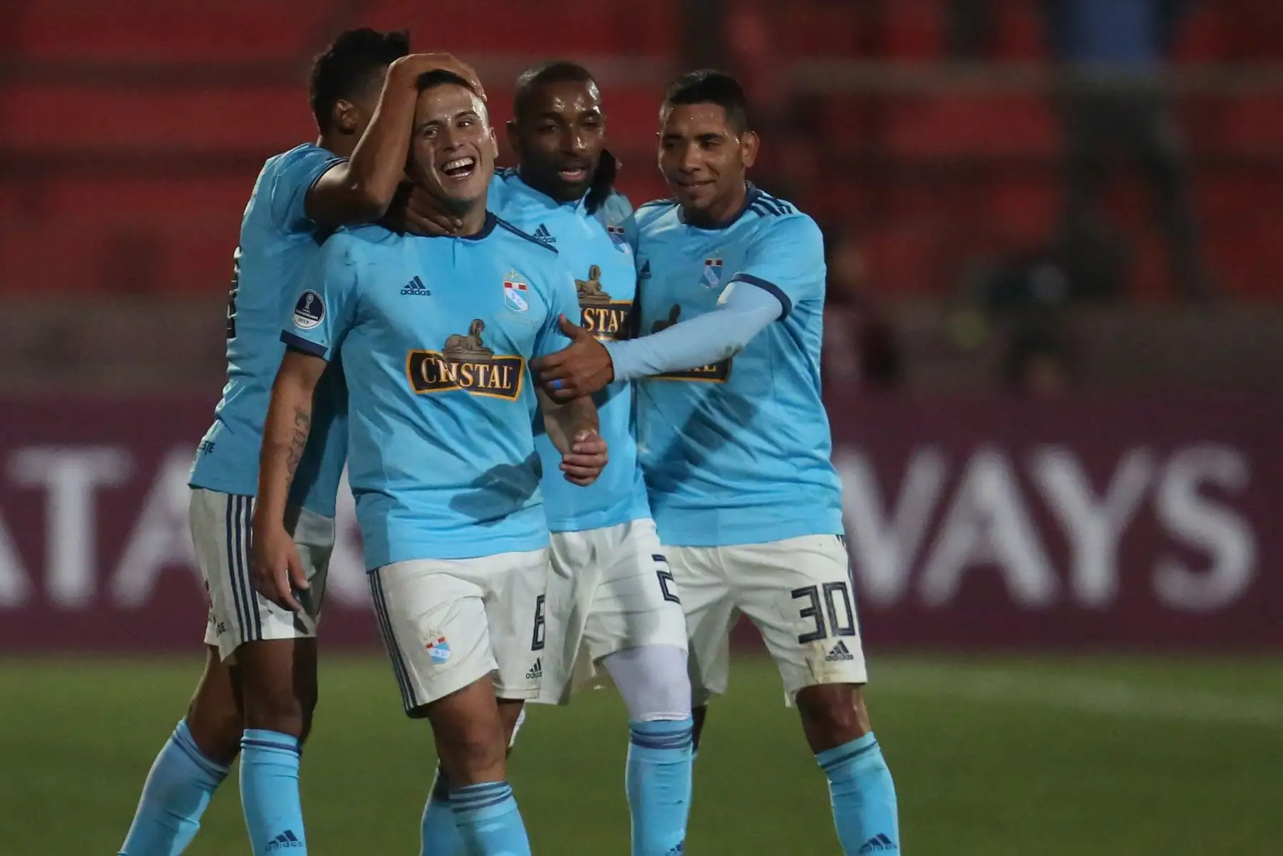 Jugadores de Sporting Cristal festejan tras vencer a Unión Española durante un partido de fútbol de la Copa Sudamericana 2019.
Foto:AFP