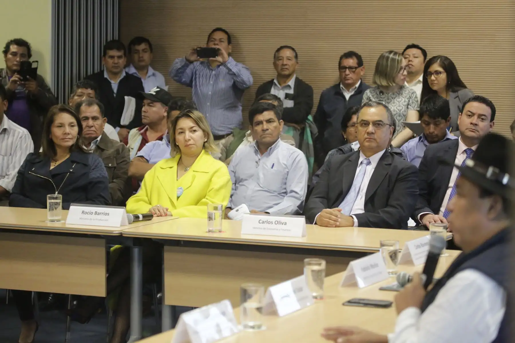 Presidente del Consejo de Ministros, Salvador del Solar presidió la instalación y firma del Acta de la "Mesa de Diálogo Multisectorial para el Análisis e Identificación de Alternativas de Solución a la Problemática del Sector Agrario". Fotos: Andina/ PCM