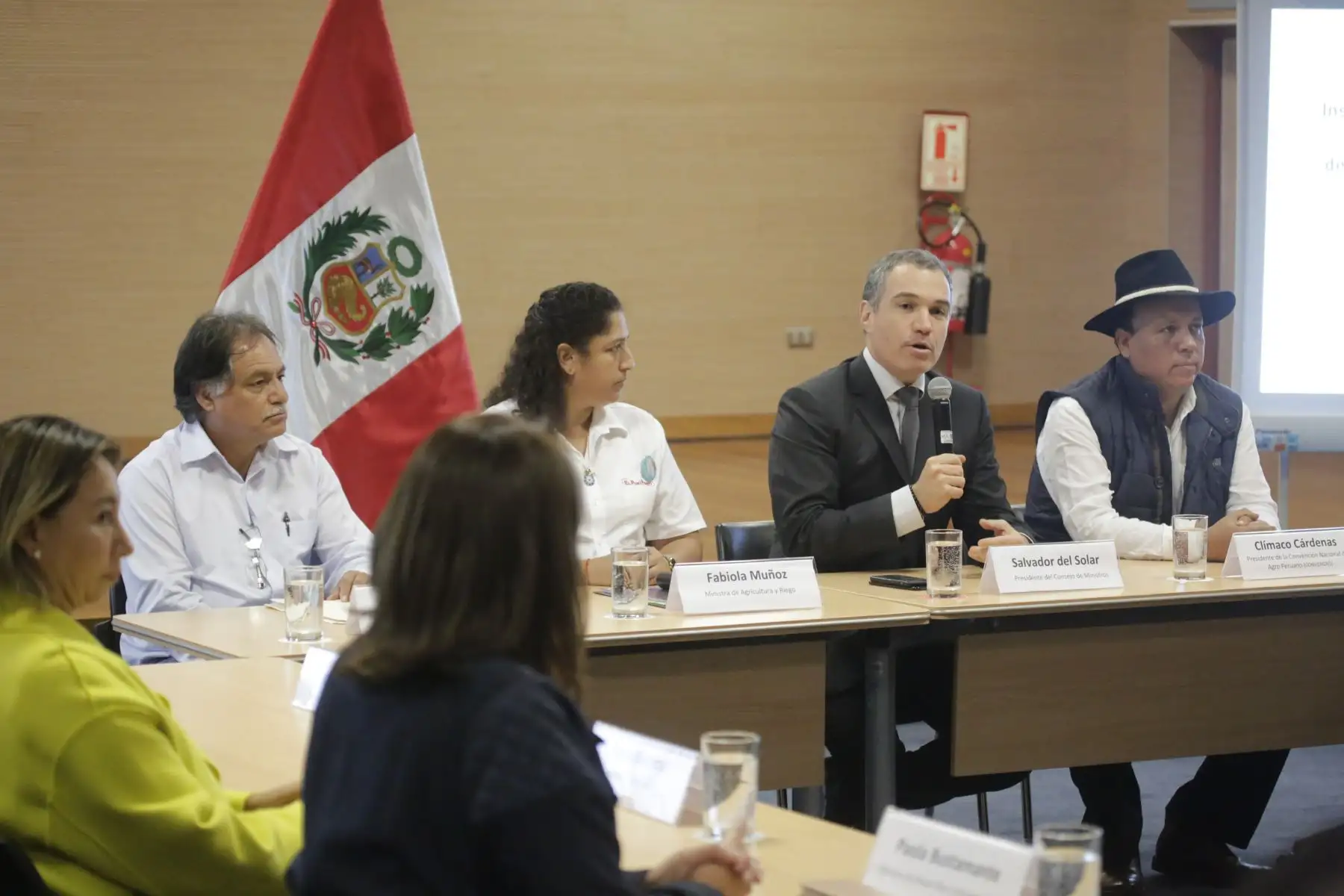 Presidente del Consejo de Ministros, Salvador del Solar presidió la instalación y firma del Acta de la "Mesa de Diálogo Multisectorial para el Análisis e Identificación de Alternativas de Solución a la Problemática del Sector Agrario". 
Fotos: Andina/ PCM