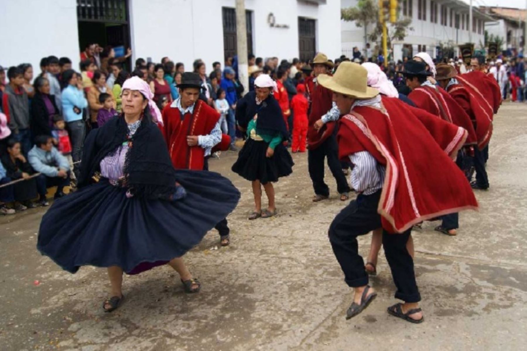Amazonas se alista para celebrar la XXIV Semana Turística – Raymillacta 2019, del 30 de mayo al 8 de junio en la ciudad de Chachapoyas. Se trata del evento folclórico costumbrista más grande del nororiente del Perú, cuya finalidad es mostrar la cultura viva, tradiciones y costumbres de los pueblos de dicha región.