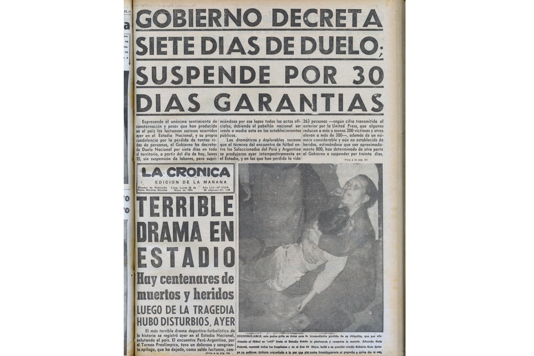 Portada del diario La Crónica del 25 de mayo de 1964 que informa sobre la tragedia del Estadio Nacional.