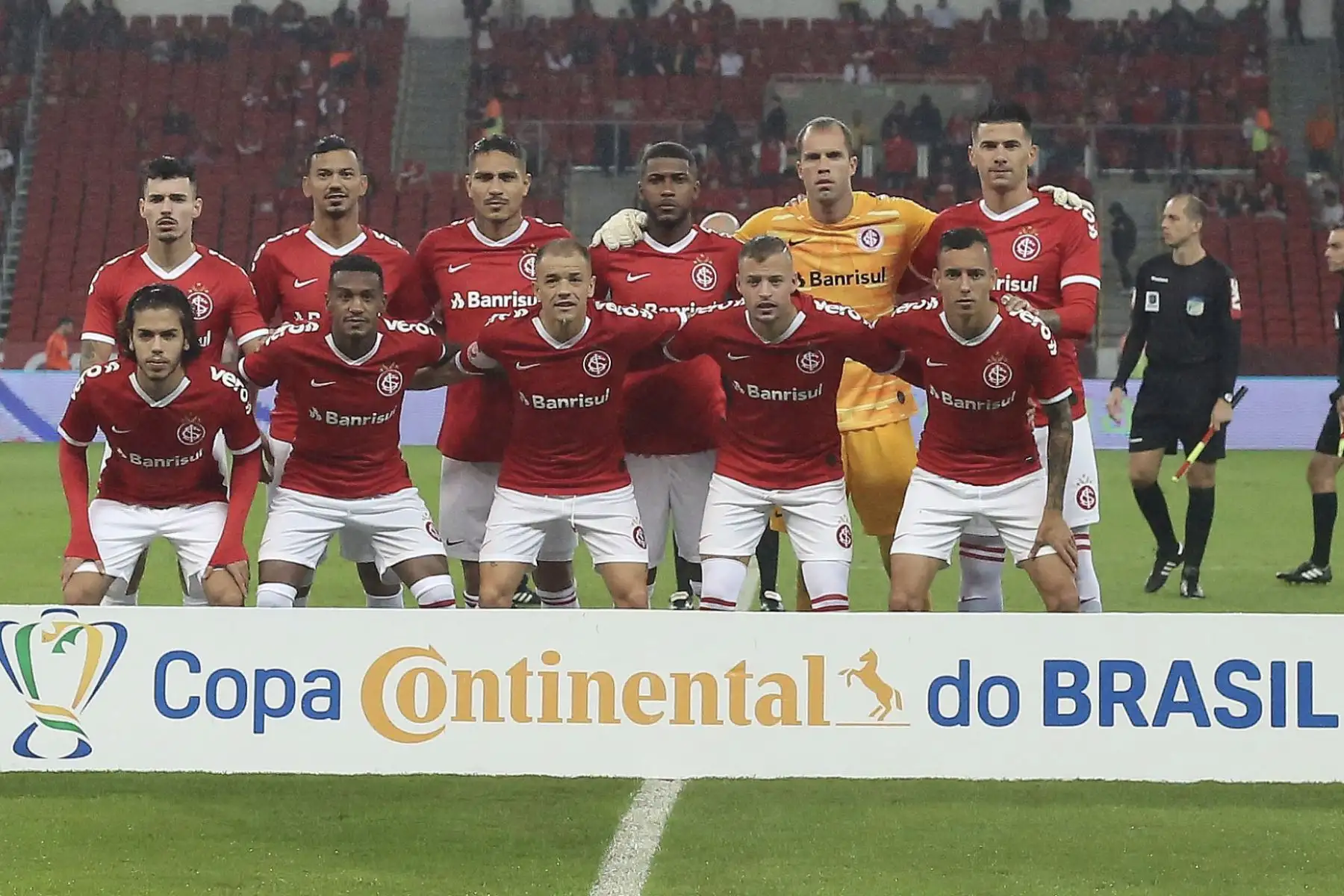 Con dos goles de Paolo Guerrero, el Internacional de Porto Alegre derrotó por 3-1 al Paysandu en el Estadio Beira-Rio por el partido de ida de los octavos de final de la Copa de Brasil. (Fotos: Ricardo Duarte/ Sport Club Internacional)