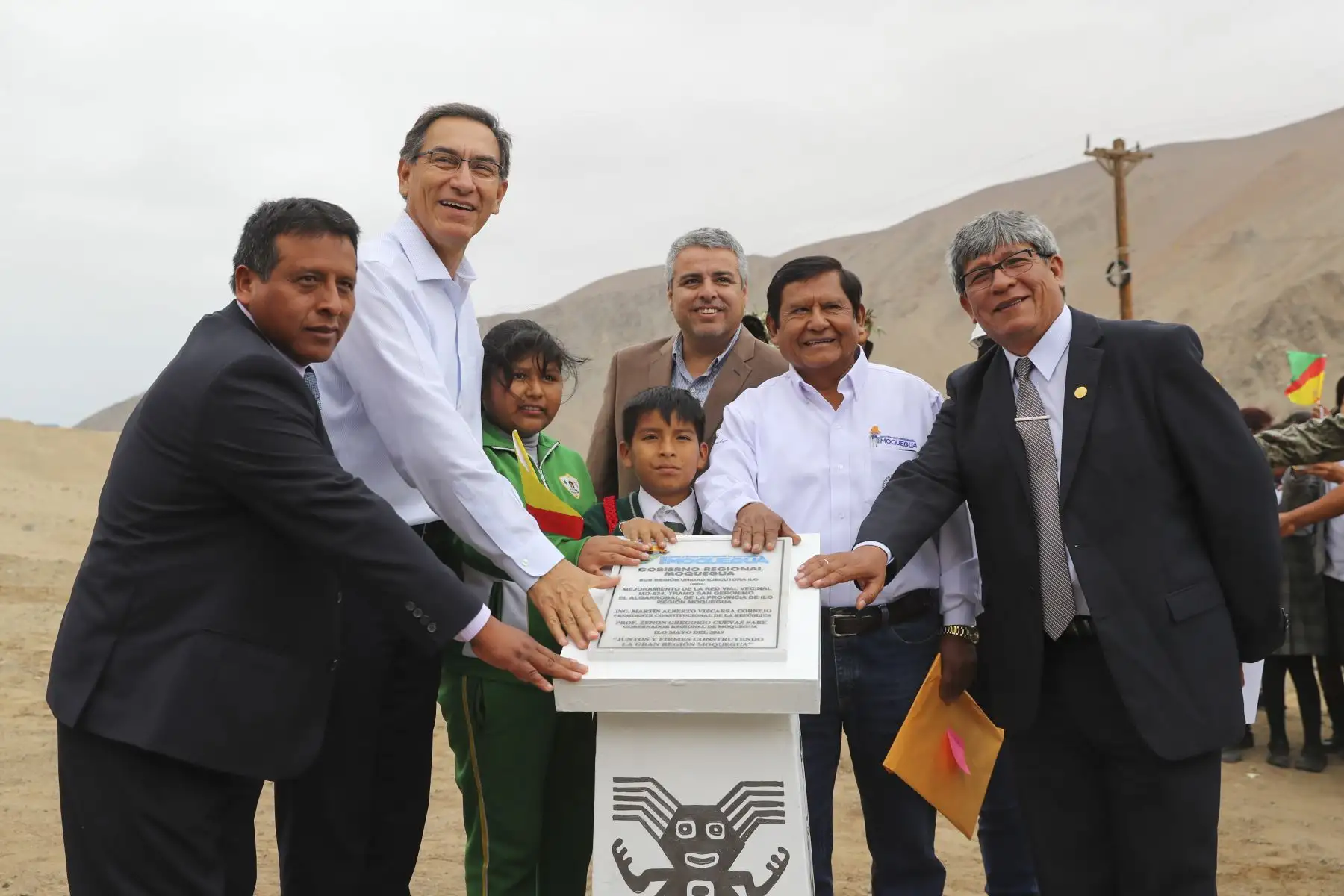 Jefe de Estado Martin Vizcarra entrega obras de mejoramiento de la carretera San Gerónimo – El Algarrobal, en la provincia de Ilo de la región Moquegua. Foto: ANDINA/Prensa Presidencia