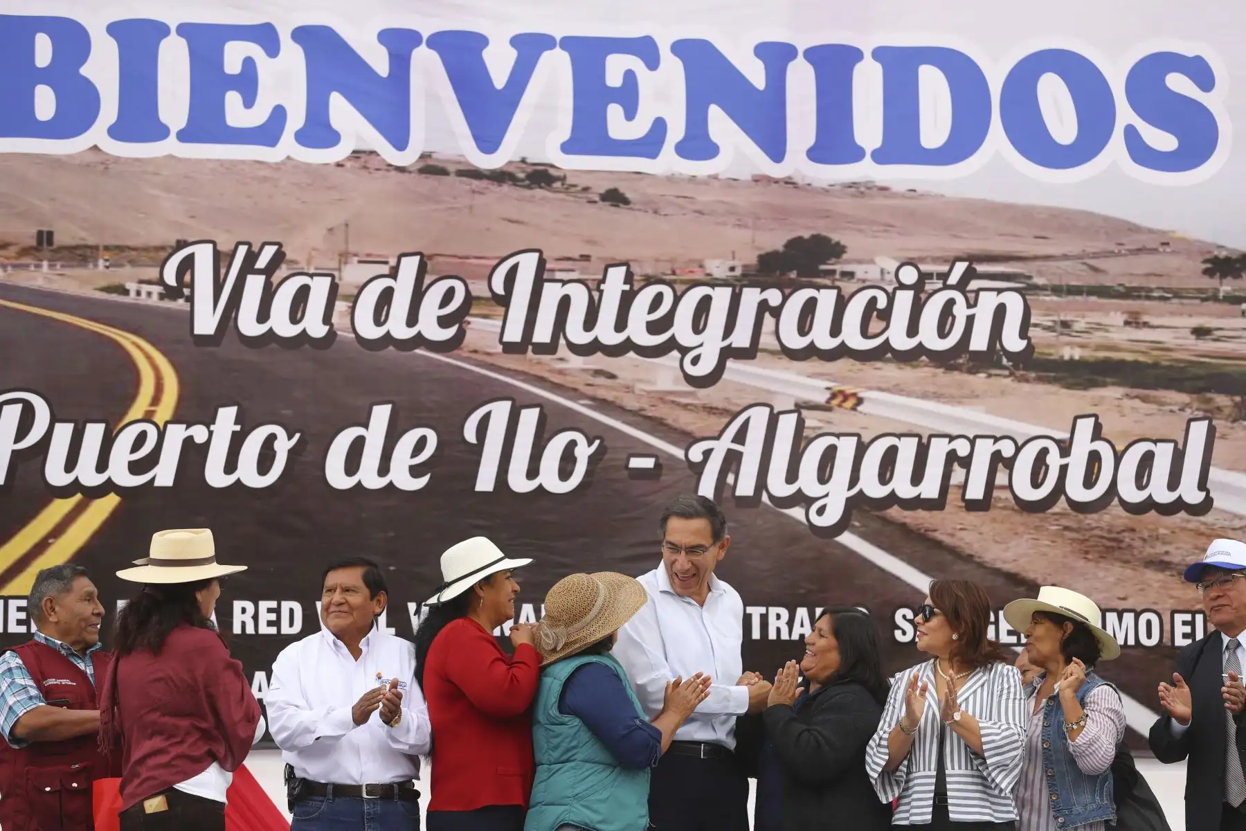Jefe de Estado Martin Vizcarra entrega obras de mejoramiento de la carretera San Gerónimo – El Algarrobal, en la provincia de Ilo de la región Moquegua. Foto: ANDINA/Prensa Presidencia