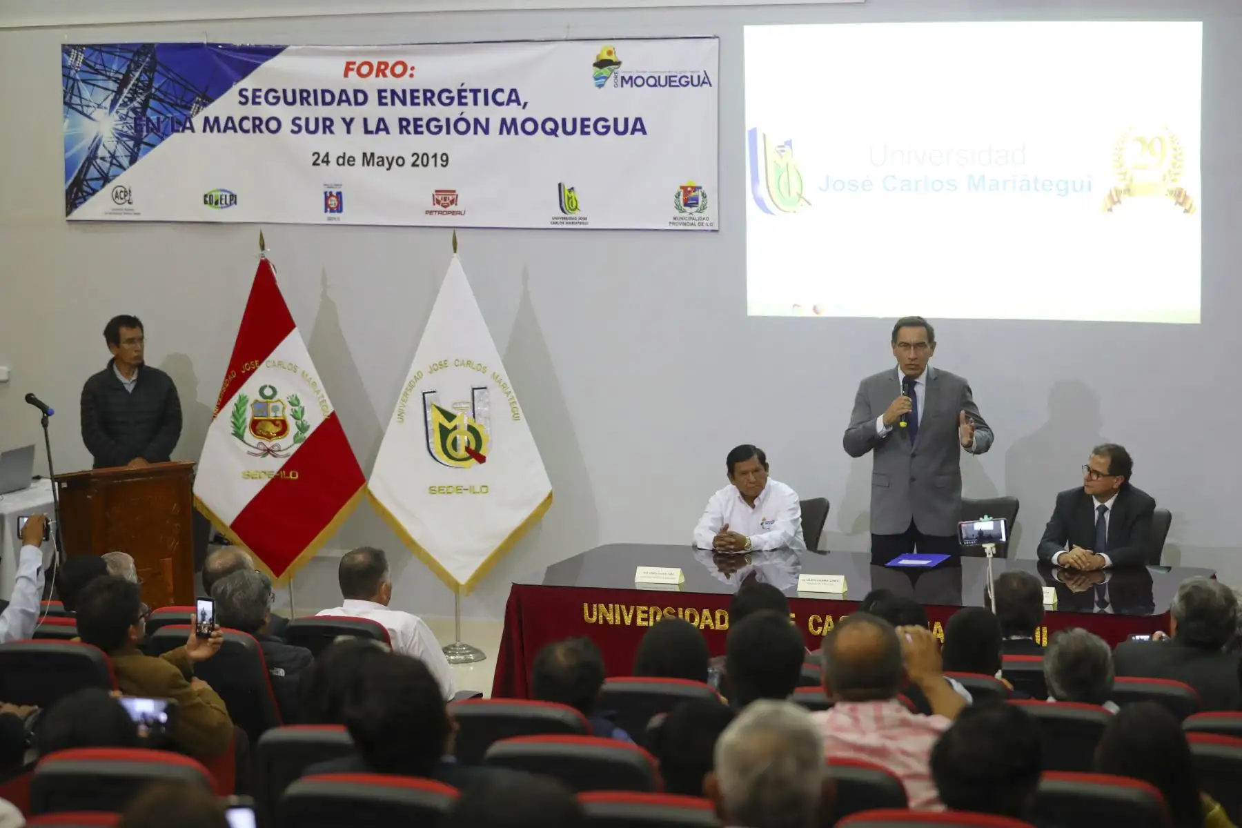 Mandatario clausura foro de Seguridad Energética de la Macro Sur y Moquegua: Desarrollo económico y crecimiento inclusivo, en la Universidad José Carlos Mariátegui de Ilo. Foto:ANDINA/Prensa Presidencia