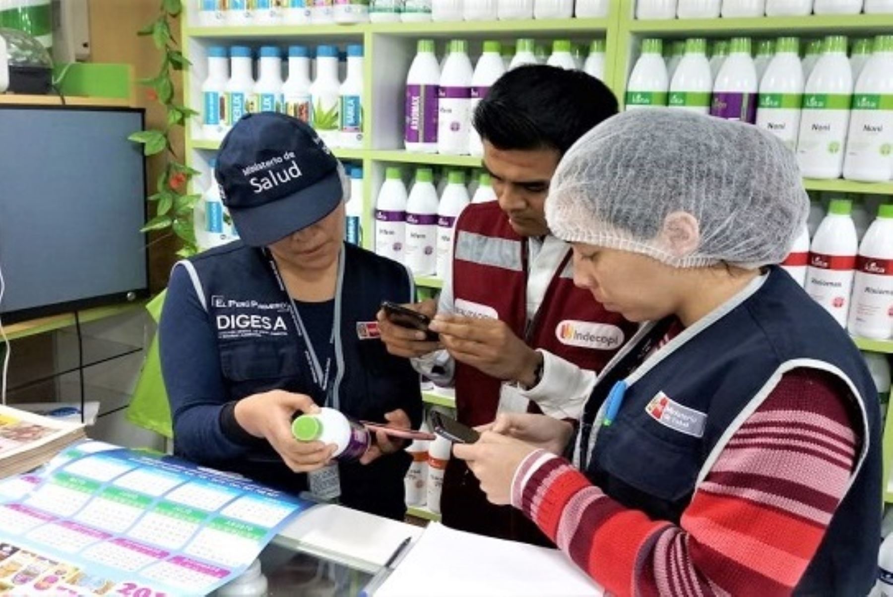 Digesa halla productos naturistas con registro sanitarios falsos y vencidos. Foto: ANDINA/Digesa.