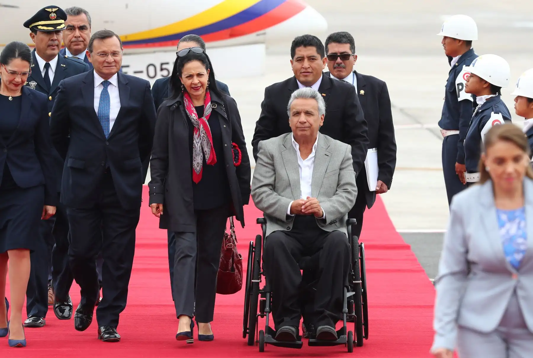 Presidente  de Ecuador Lenín Moreno, es recibido  por El canciller del Perú Néstor Popolizio,  en el grupo aéreo Nª8  del Callao .Foto: ANDINA/Norman Córdova