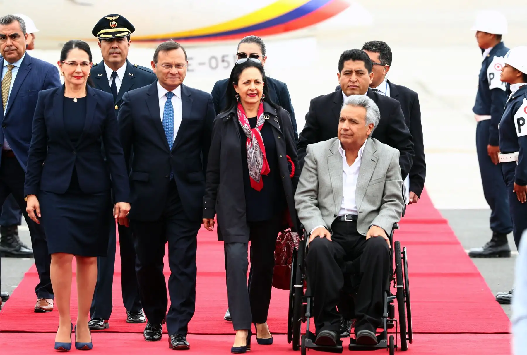 Presidente  de Ecuador Lenín Moreno, es recibido  por El canciller del Perú Néstor Popolizio,  en el grupo aéreo Nª8  del Callao .Foto: ANDINA/Norman Córdova