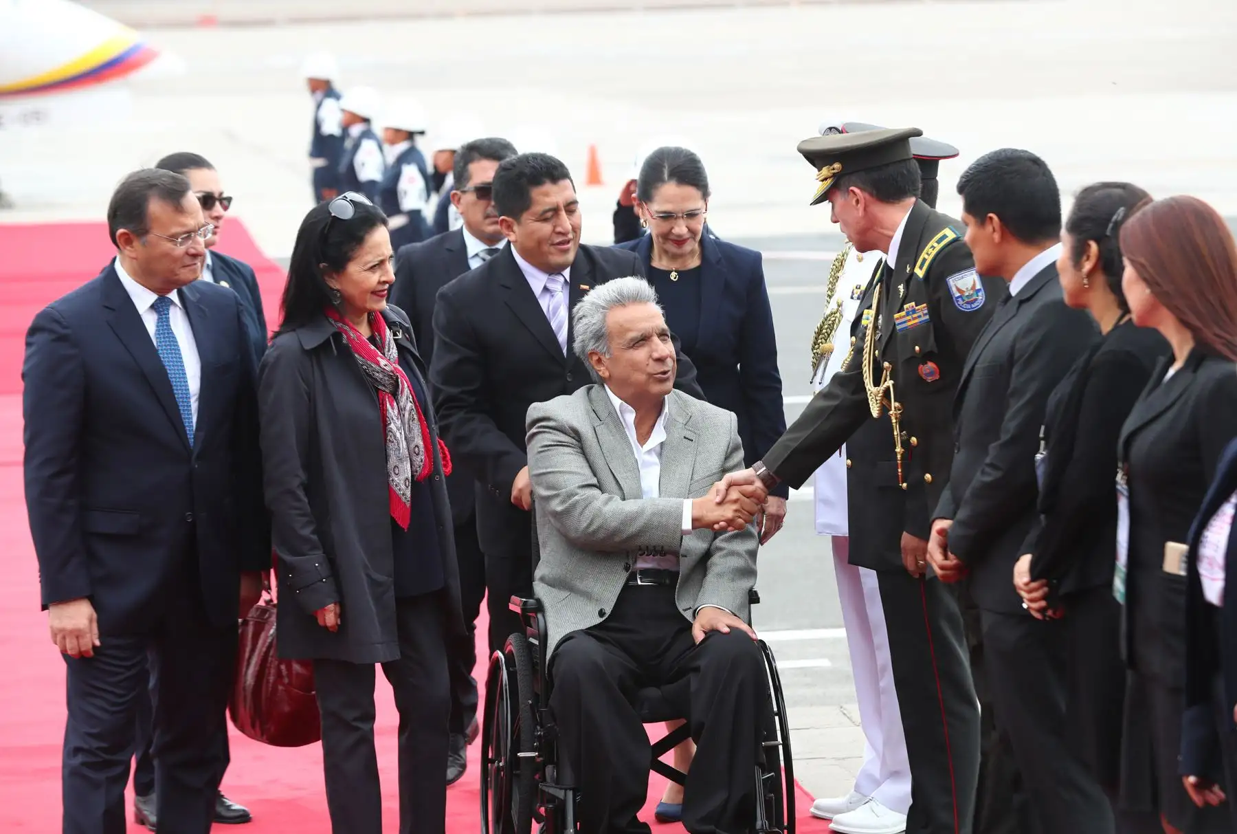 Presidente  de Ecuador Lenín Moreno, es recibido  por El canciller del Perú Néstor Popolizio,  en el grupo aéreo Nª8  del Callao .Foto: ANDINA/Norman Córdova