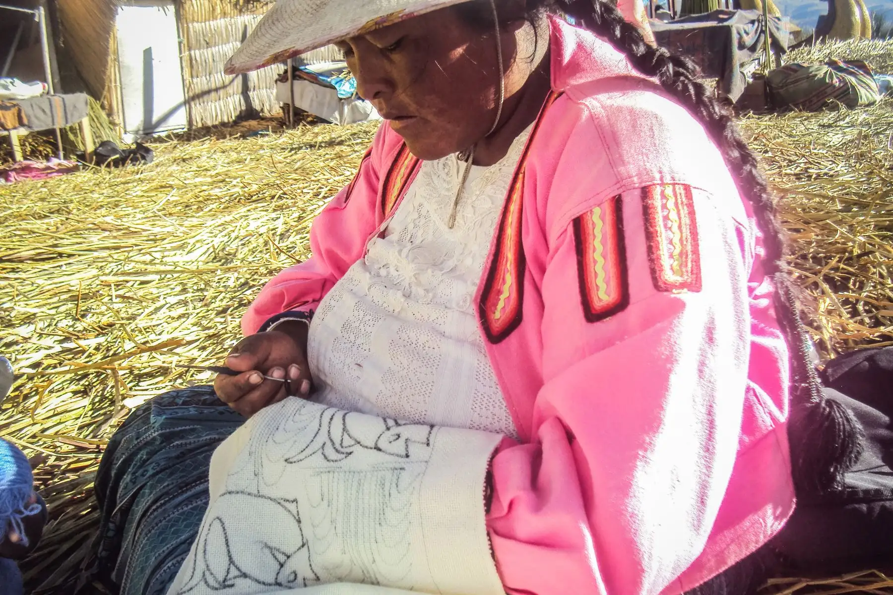 Niños, niñas y adolescentes del pueblo originario Uro fueron partícipes del  proyecto «Qhas Qot Zuñinaka» “las personas de agua y lago”, que tiene como objetivo revalorar sus costumbres a través de la fotografía.
Foto: ANDINA/Cortesía Colectivo HATUN ÑAKAJ