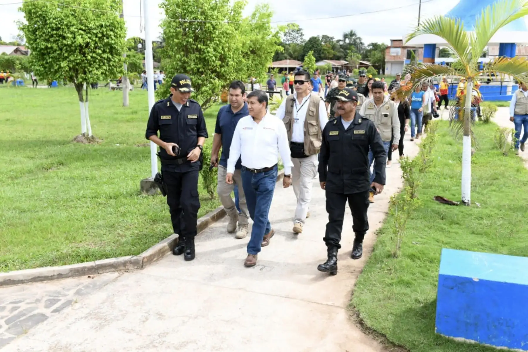 Ministro del Interior, Carlos Morán, llegó a Pucallpa, en la región Ucayali, para supervisar in situ los efectos del fuerte sismo registrado esta madrugada en la región Loreto. Foto: ANDINA/ MININTER