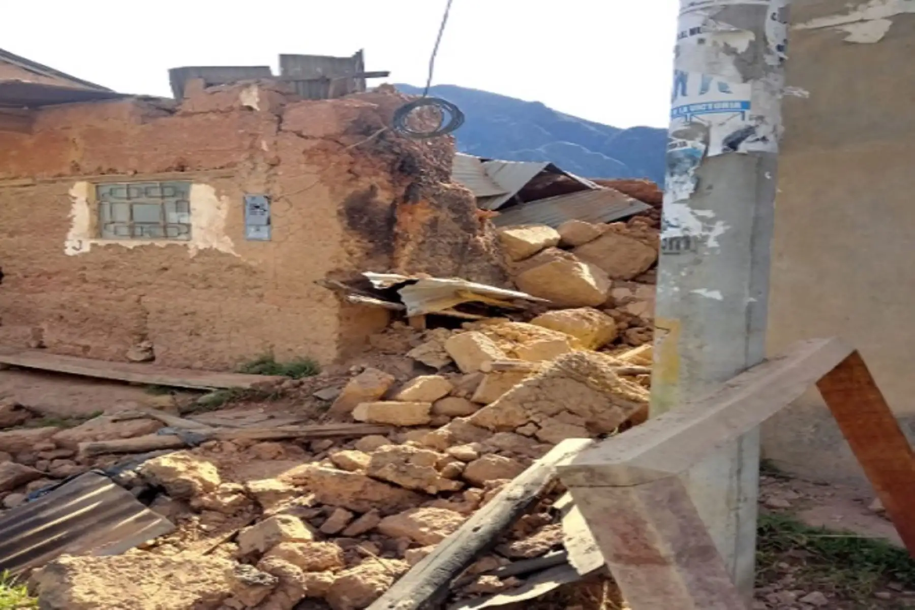 Dos viviendas destruidas y tres afectadas dejó en la región Junín el sismo de magnitud 8.0 que ocurrió esta madrugada en Loreto y remeció gran parte del país.