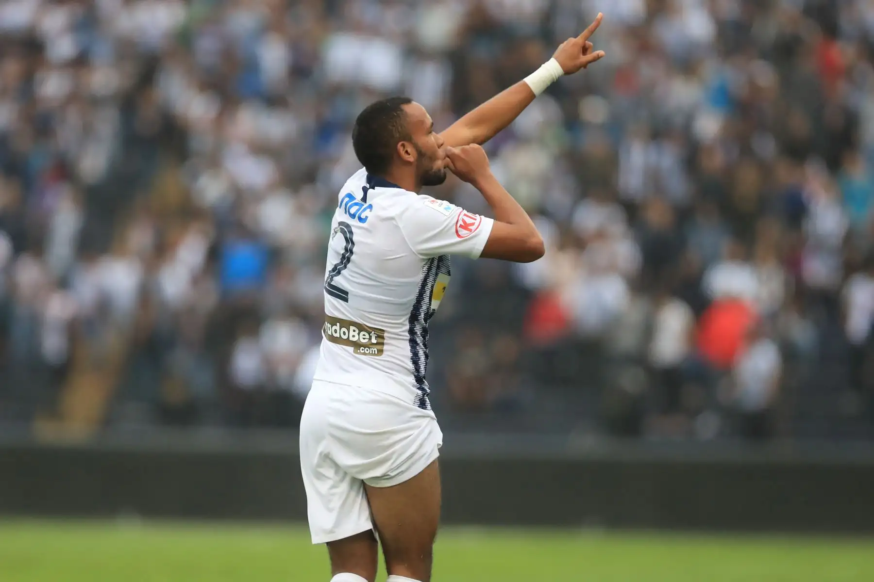 Alianza Lima derrotó 2 a 1 a Binacional por la Liga 1 - Apertura 2019 con goles de Aldair Salazar y Mauricio Affonso, descontó Donald Millán.

Foto: ANDINA/Juan Carlos Guzmán Negrini.