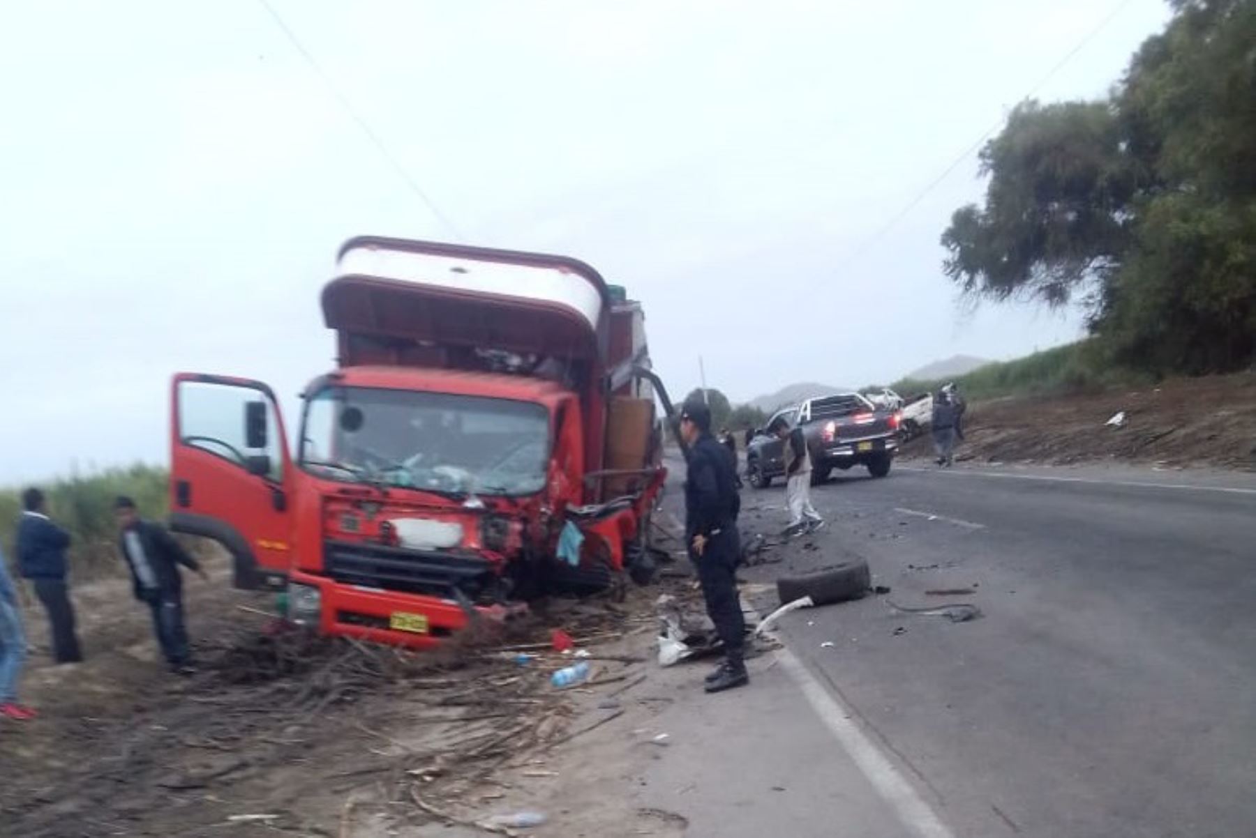 Un total de 8 muertos y 21 heridos dejó el accidente vehicular que se registró en el sector de Paccaypata, distrito de Mariscal Gamarra, provincia de Grau, región Apurímac, informó el Instituto Nacional de Defensa Civil (Indeci).ANDINA/Difusión