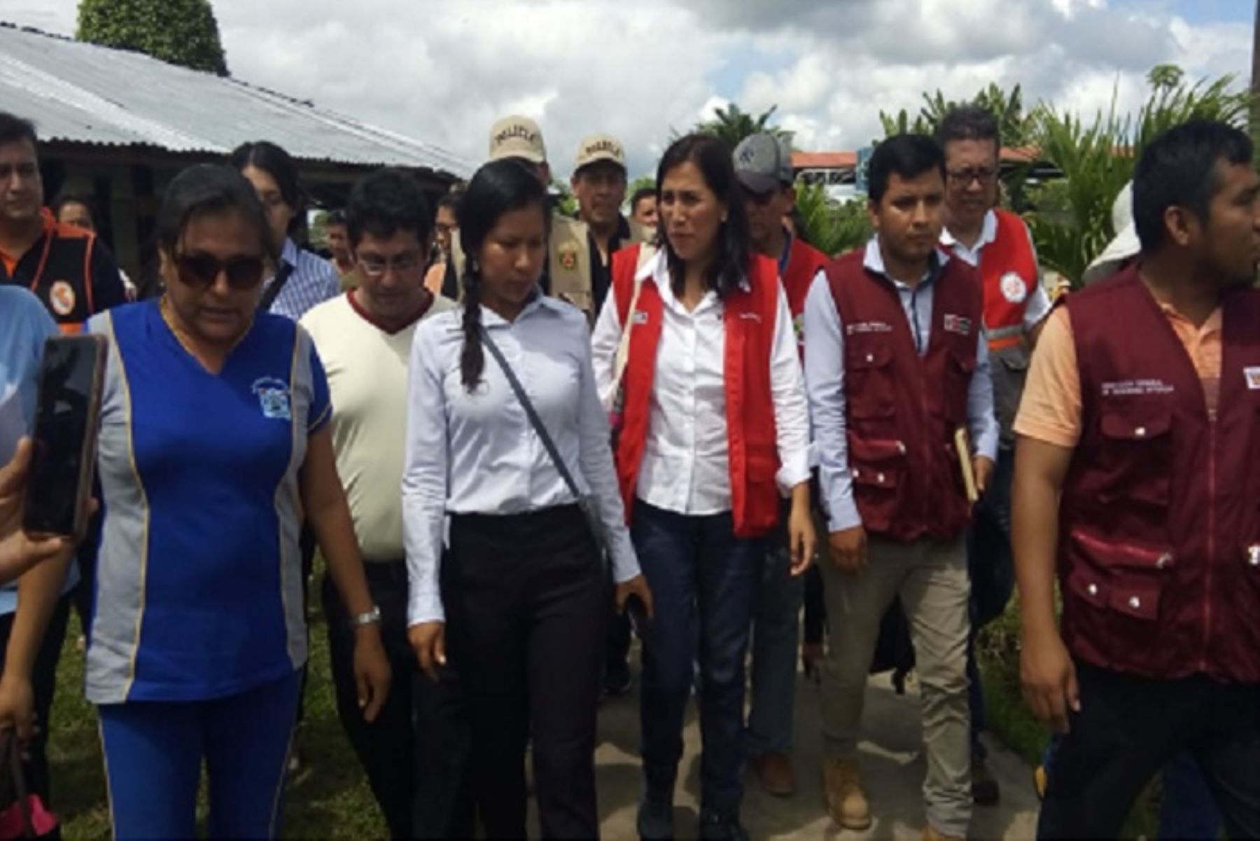 Ministra de Educación, Flor Pablo, inspecciona localidades de la selva para evaluar situación de la infraestructura educativa