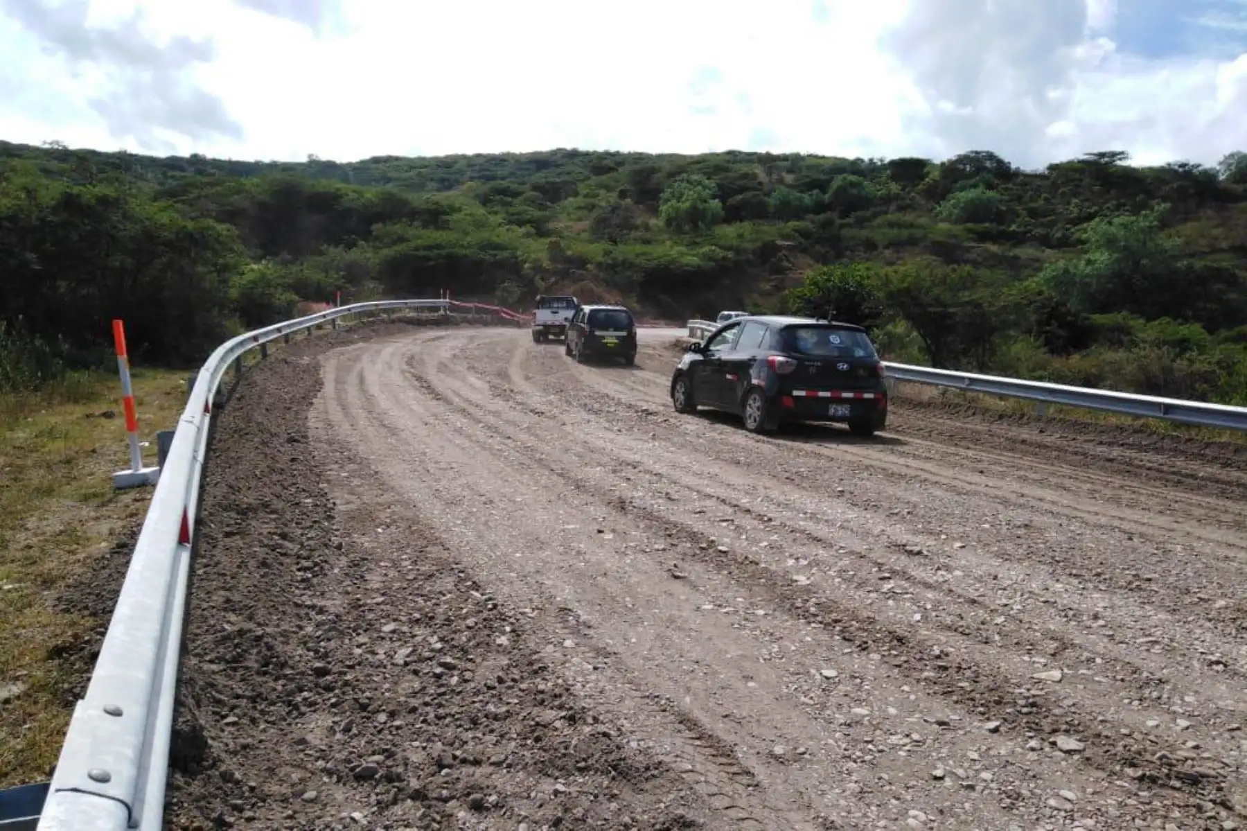 Concesionaria recupera la transitabilidad en la carretera Cajamarca-Cajabamba afectada por el fuerte sismo de magnitud 8.0 registrado en Loreto. Foto: Difusión
