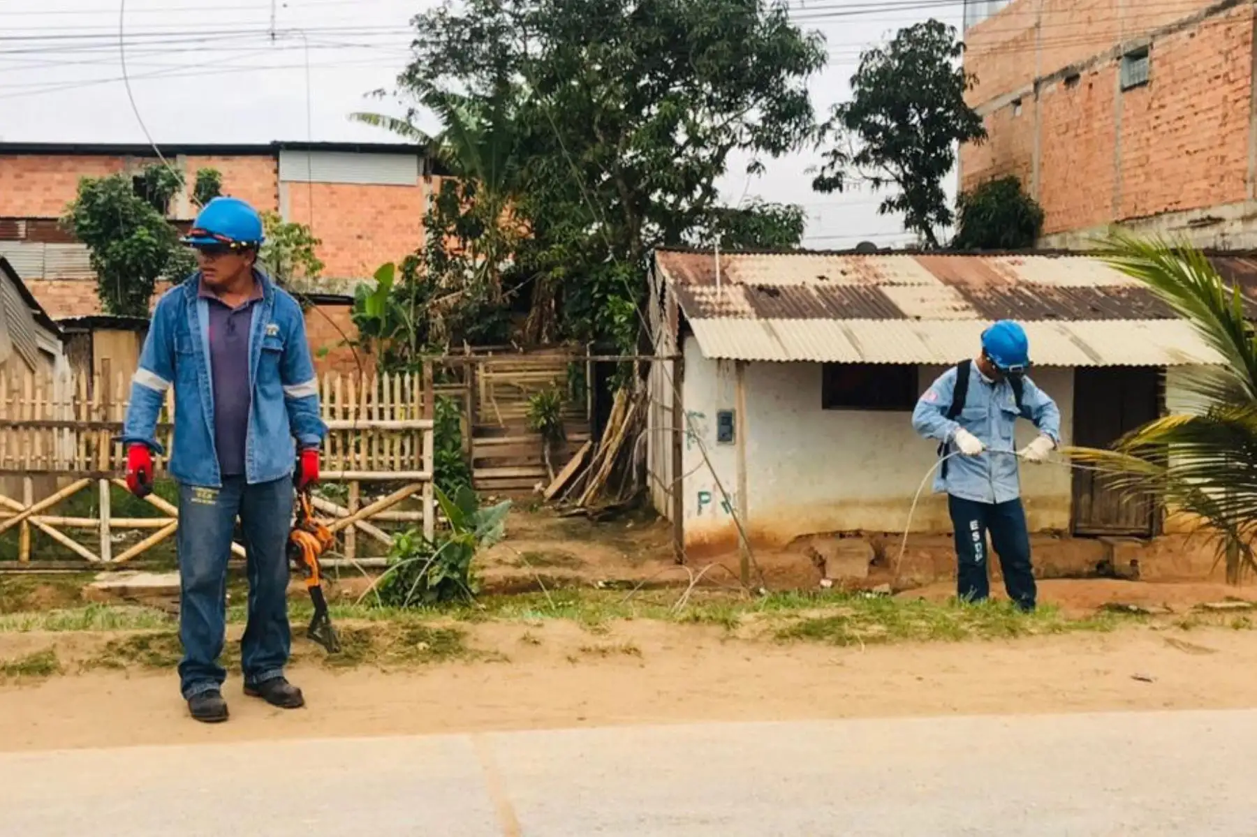 Brigadas técnicas de Electro Oriente aplican plan de contingencia para restablecer servicio eléctrico tras sismo en Loreto