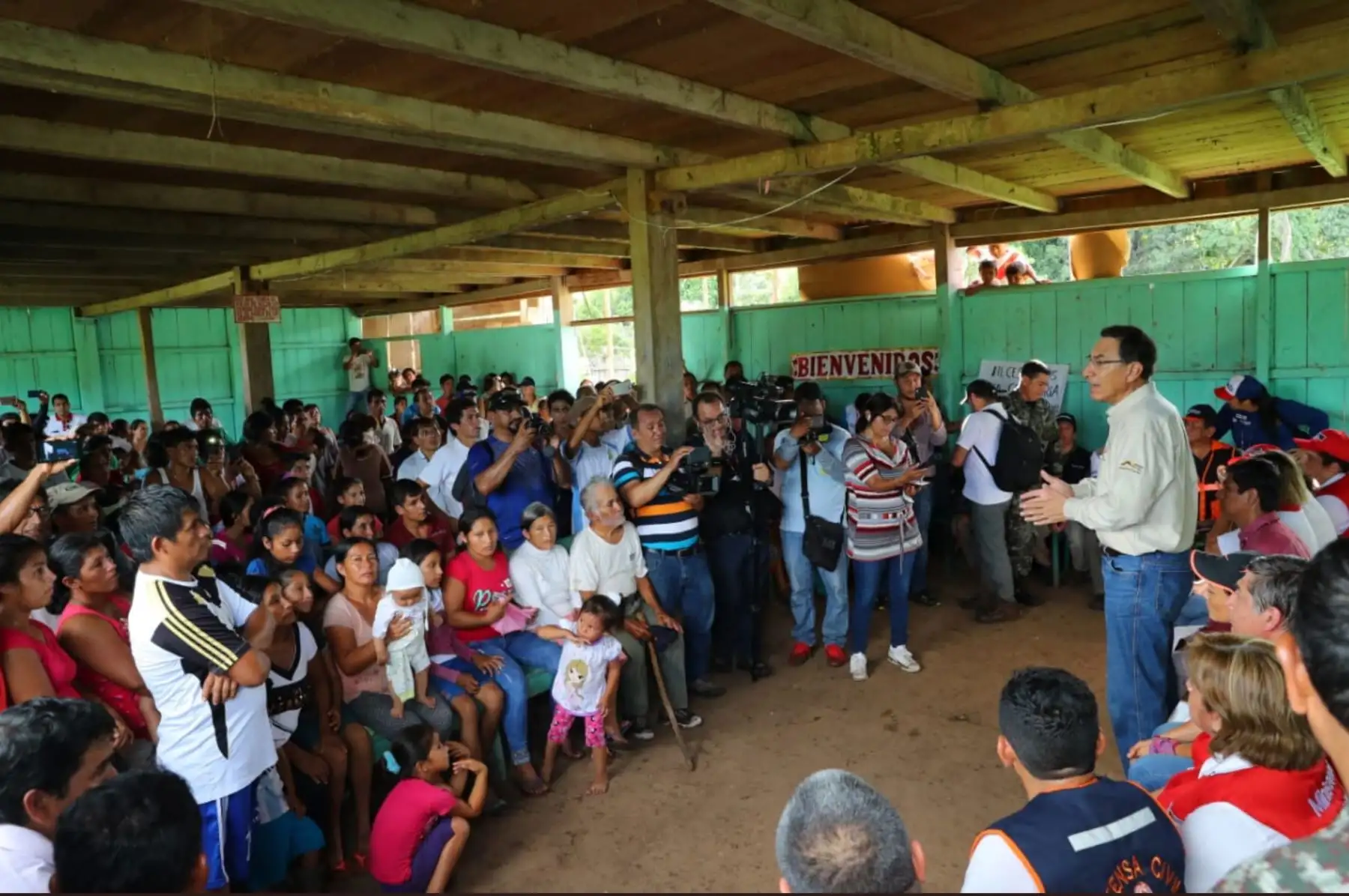 El presidente Martin Vizcarra visitó el centro poblado Playa Hermosa, en Loreto, para supervisar los trabajos de prevención que viene realizando el Ejecutivo tras el sismo ocurrido en la selva de nuestro país. Foto: ANDINA/ Prensa Presidencia