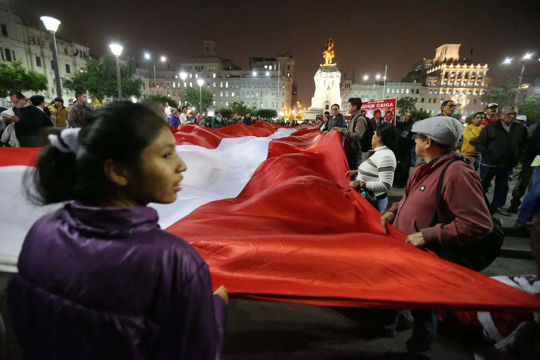 Marcha en contra de la inmunidad parlamentaria y a favor de la reforma política en plaza San Martín rumbo al Congreso. Foto: ANDINA/Eddy Ramos.