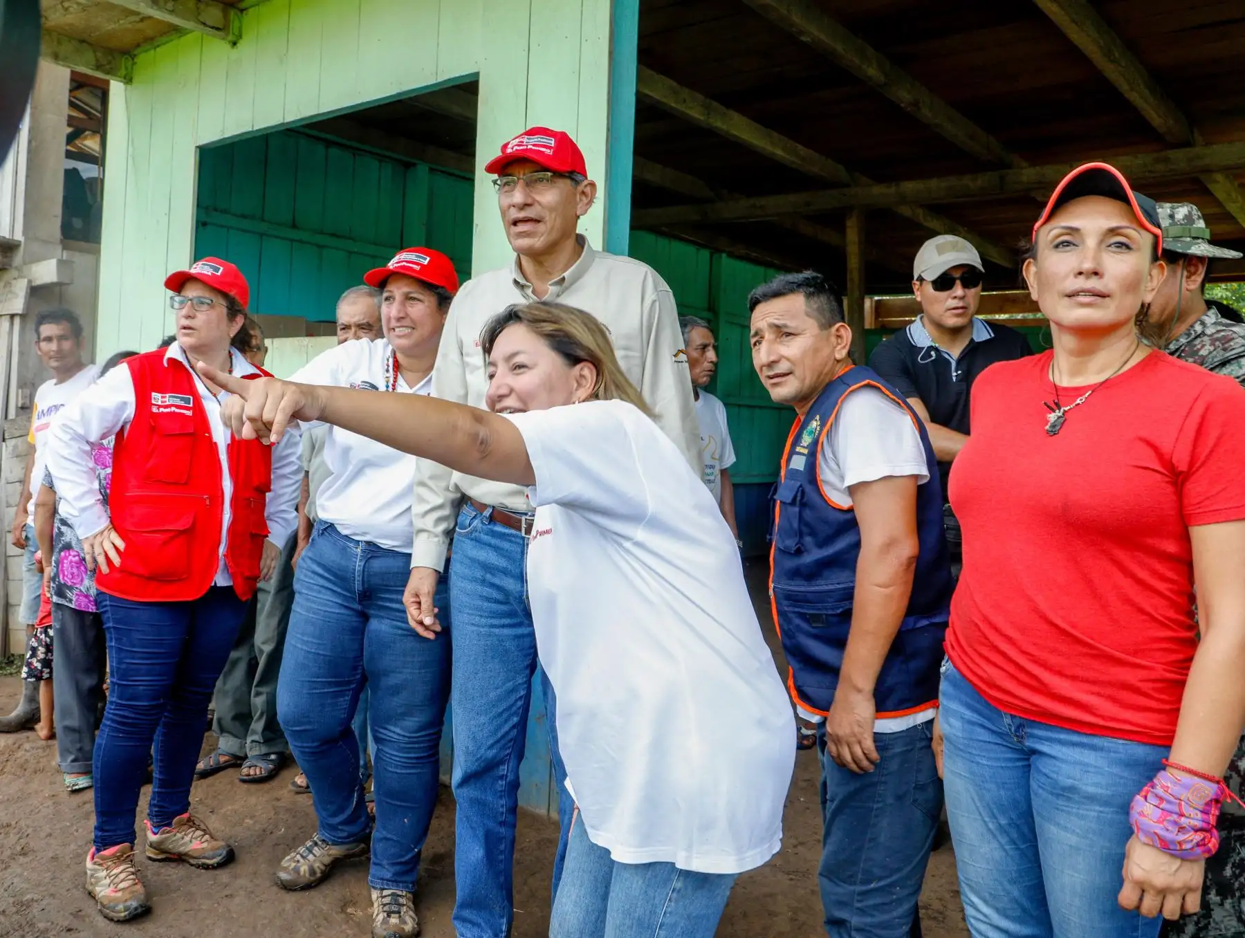Ministra de la Producción Rocío Barrios trasladó más de dos Toneladas de alimentos a la zona afectada por el sismo en playa hermosa en Loreto. Foto: ANDINA/ PRODUCE