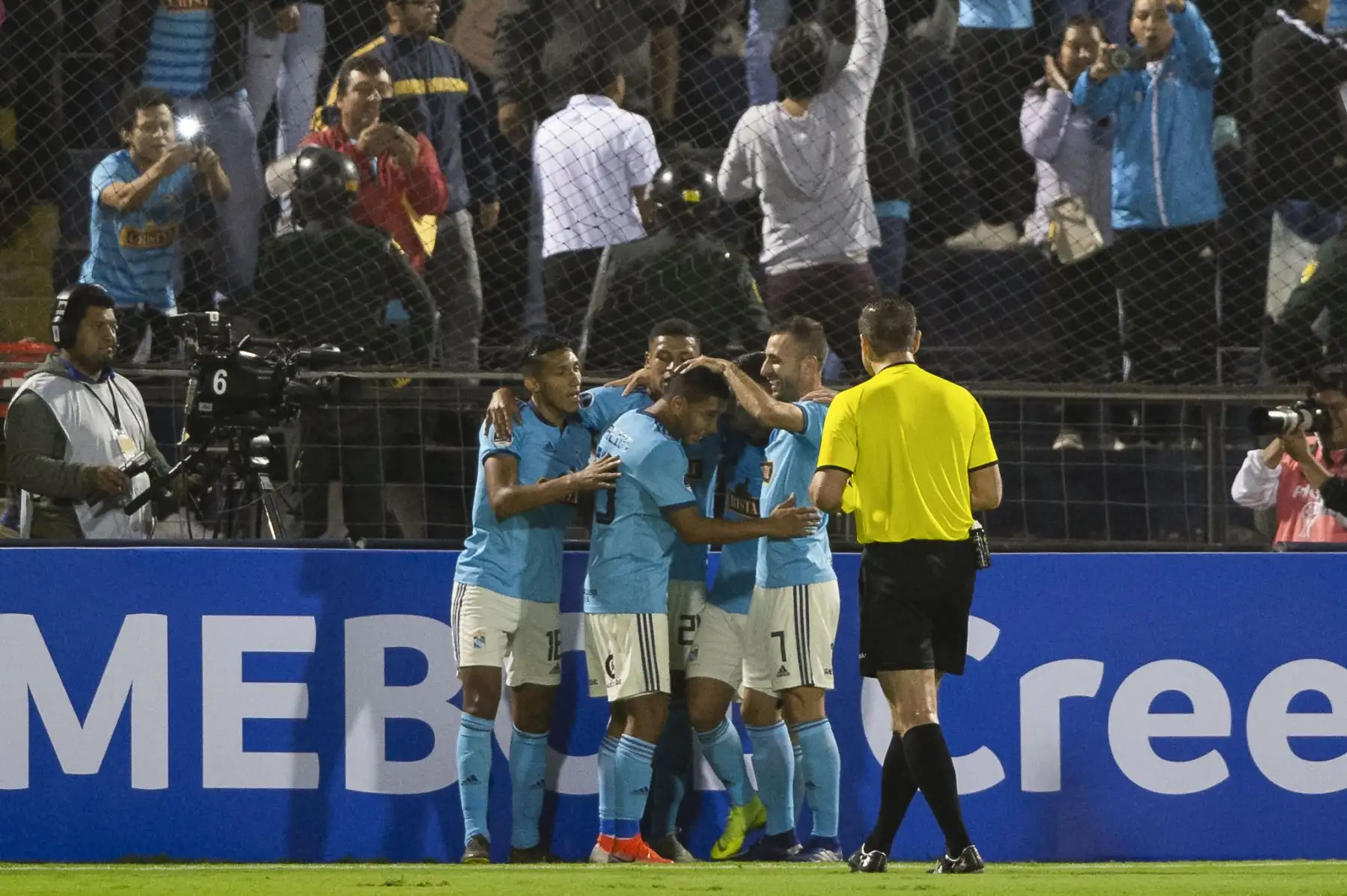 El jugador peruano de Sporting Cristal, Cristian Palacios, celebra después de anotar contra la Unión Española de Chile durante su partido de fútbol de la Copa Sudamericana.
Foto:AFP